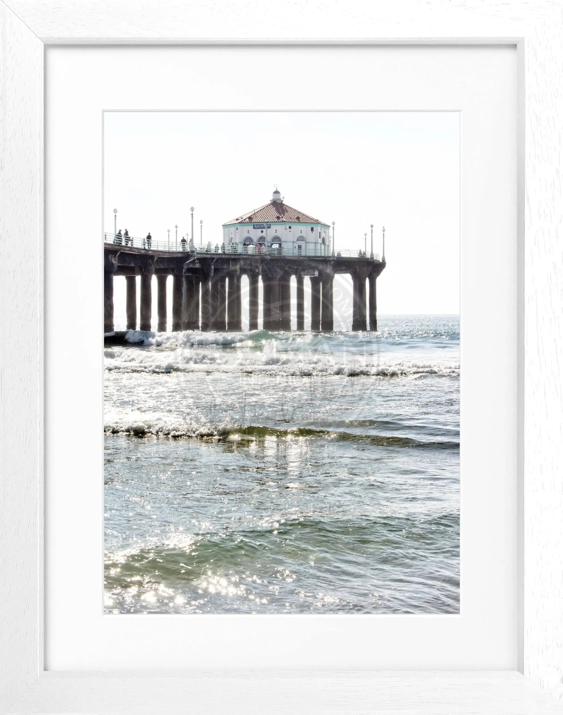 Schwarz-weiß Poster mit Rahmen, Kalifornien Manhattan Beach Pier, von Cosman-Photocollection, 25x31 cm, Fotokunst.