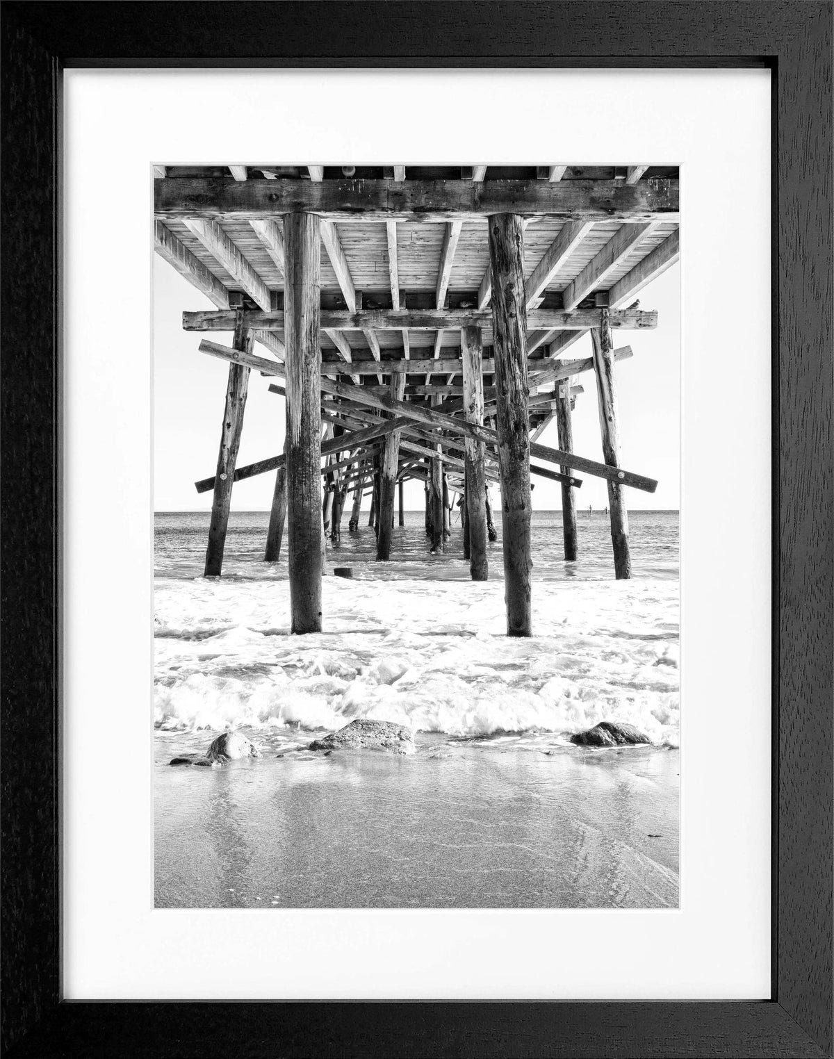 Schwarz-weiß Poster mit Rahmen, Kalifornien ’Pier’, 25x31cm, von Cosman-Photocollection, zeigt ein Meeresmotiv an einem Pier