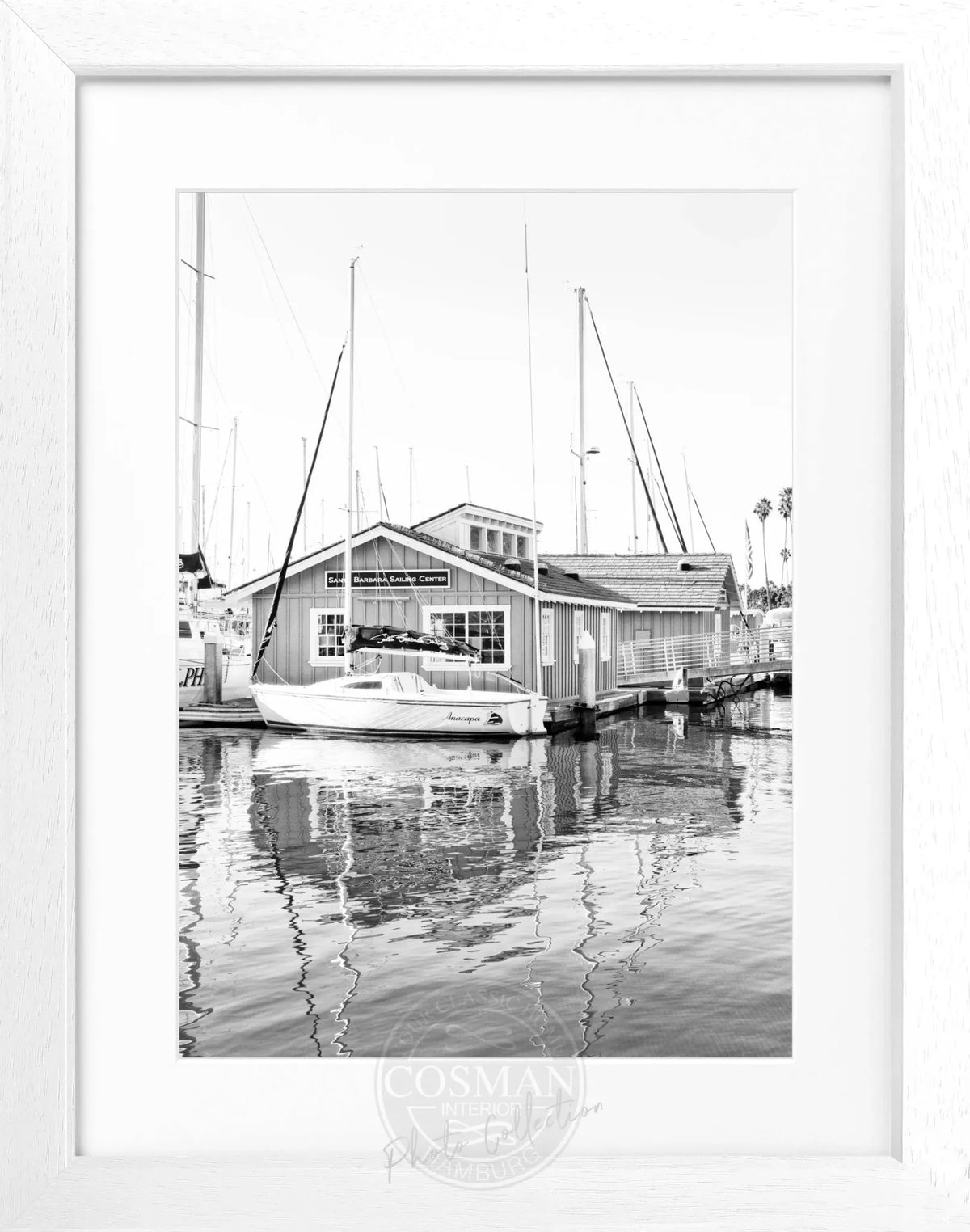 Schwarz-weiß Poster mit Rahmen, Kalifornien Santa Barbara 'Boat House', von Cosman-Photocollection, 25x31 cm, Wanddekoration