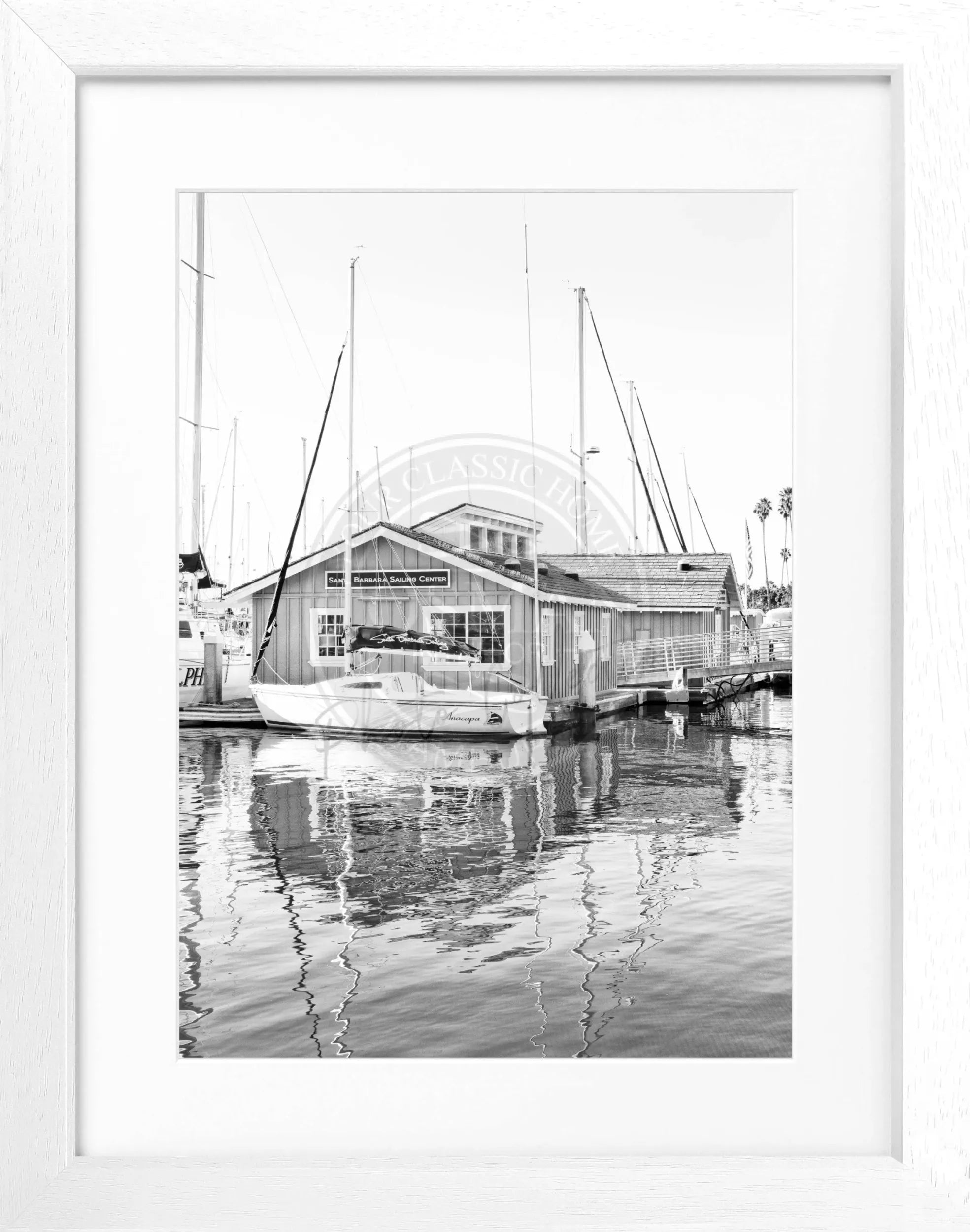 Schwarz-weiß Poster mit Rahmen, Kalifornien Santa Barbara 'Boat House', von Cosman-Photocollection, 25x31 cm, Wanddekoration