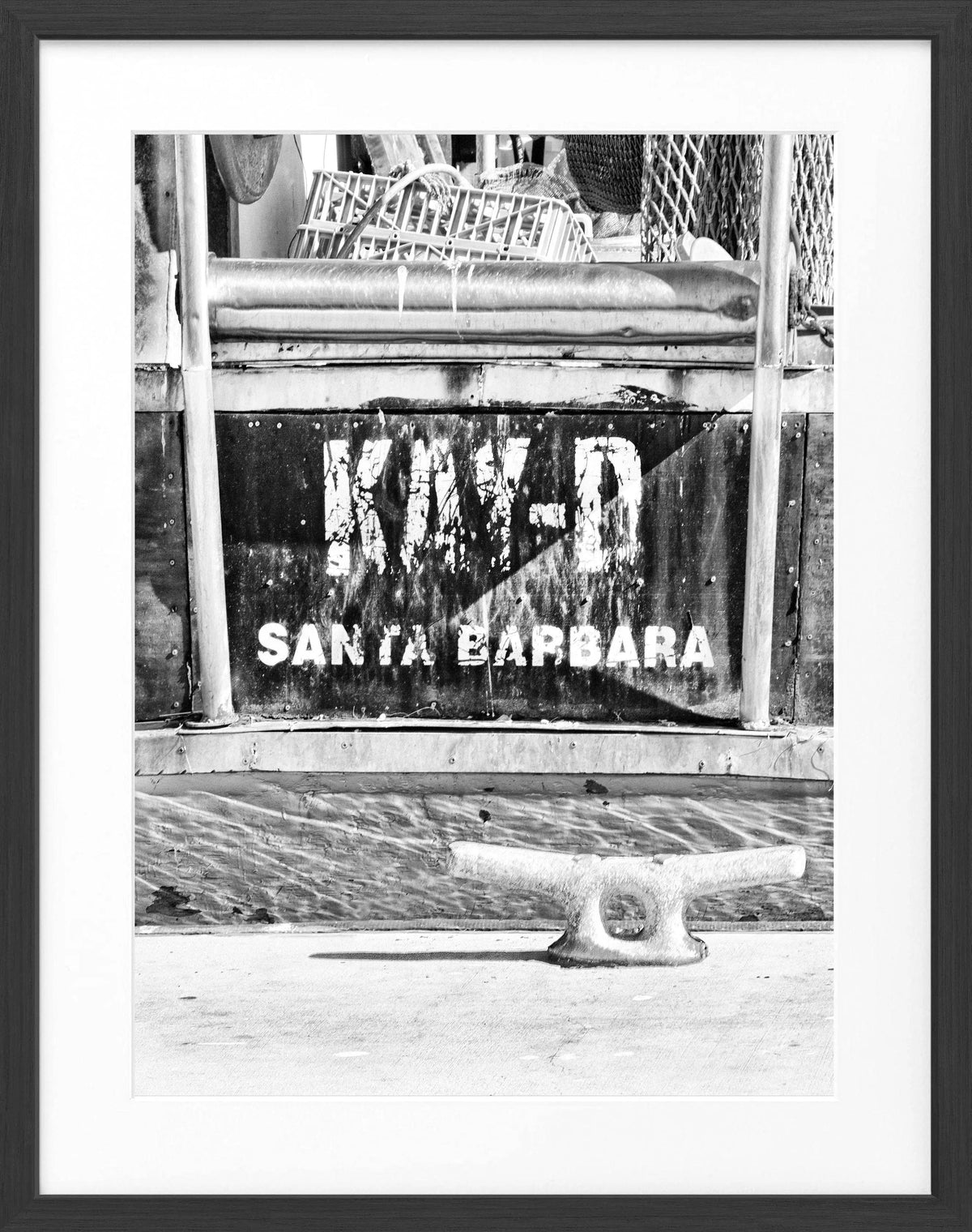 Schwarz-weiß Poster mit Rahmen, Kalifornien Santa Barbara Boot Motiv, von Cosman-Photocollection, 25x31 cm