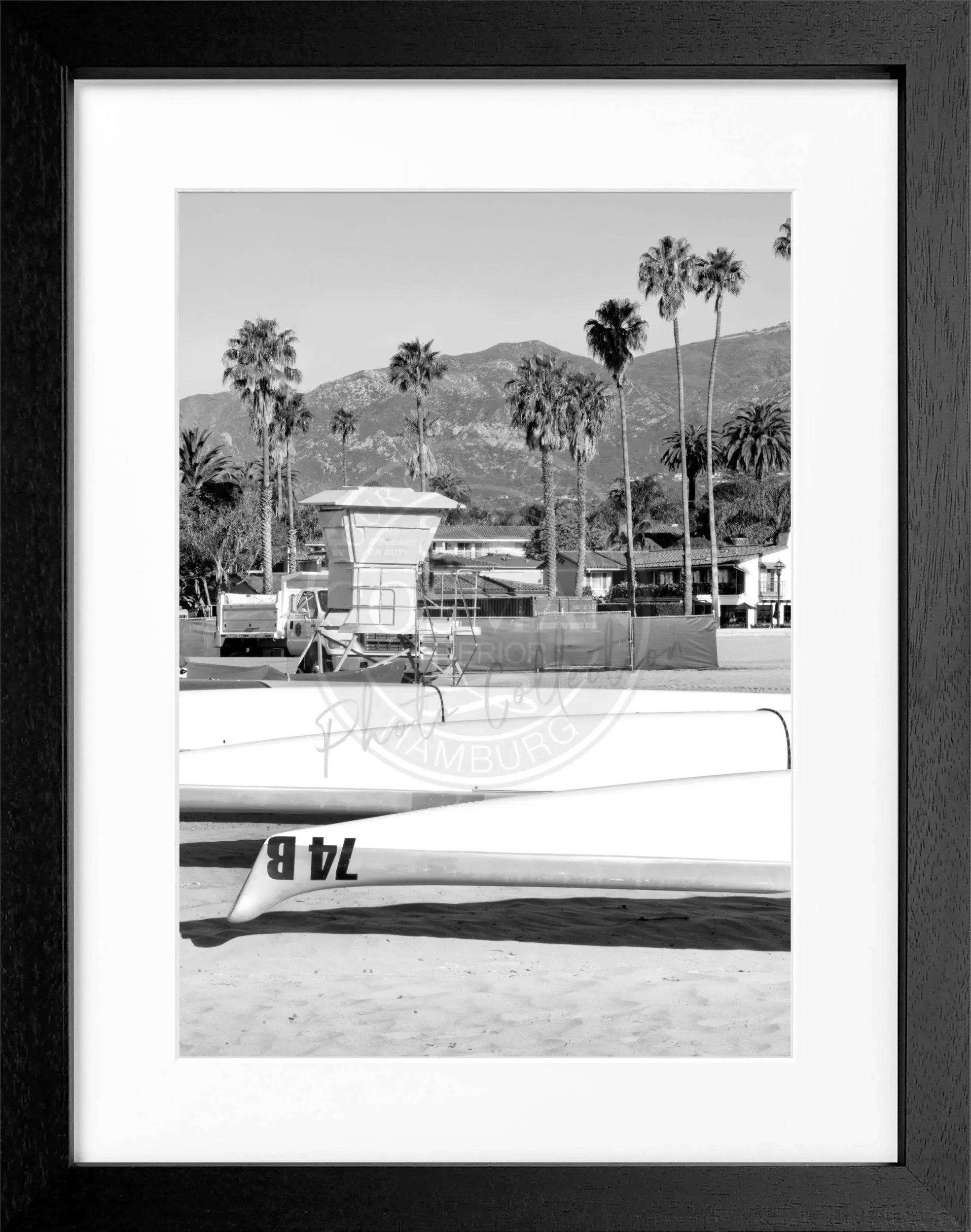 Schwarz-weiß Poster mit Rahmen von Santa Barbara, Kalifornien, im Format 25x31 cm von Cosman-Photocollection