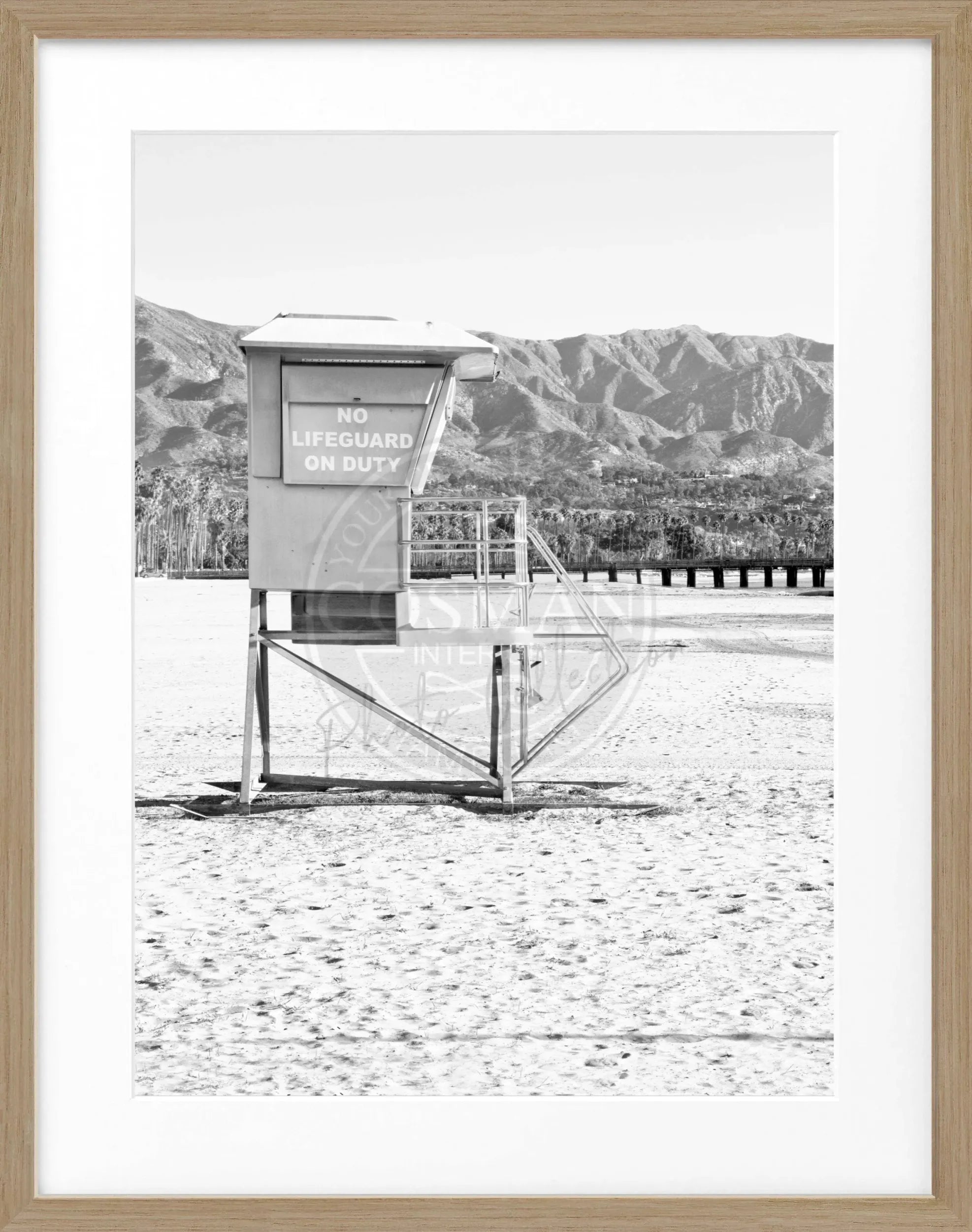 Schwarz-weiß Poster mit Rahmen von Cosman-Photocollection, Kalifornien Santa Barbara Lifeguard Motiv, 25x31 cm