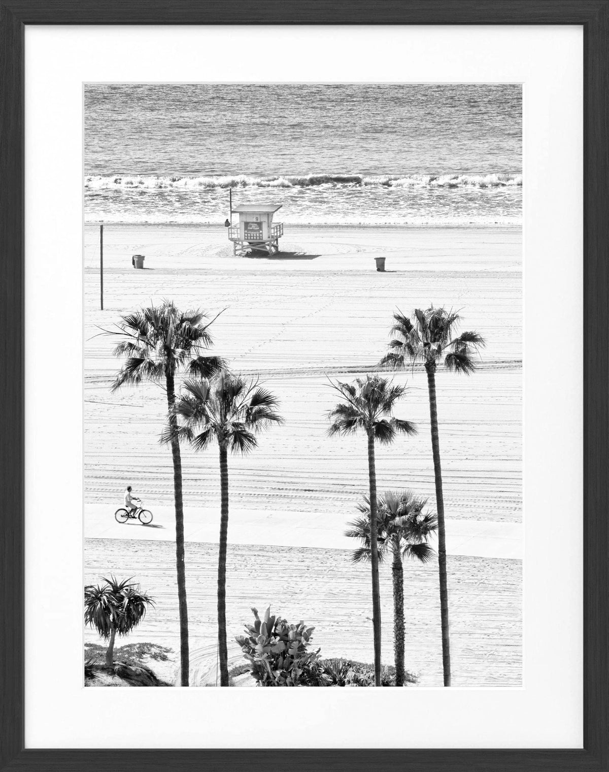 Schwarz-weiß Poster mit Rahmen von Cosman-Photocollection, Santa Monica Beach in Kalifornien, 25x31cm, Strandmotiv