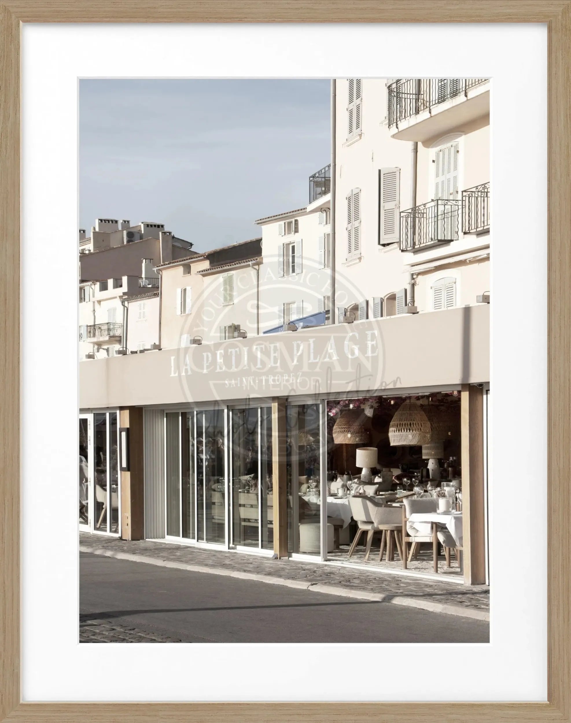 Schwarz-weiß Poster mit Rahmen von Cosman-Photocollection, Motiv von Saint Tropez, Maße 25x31 cm, "La Petite Plage" Saint Tropez.
