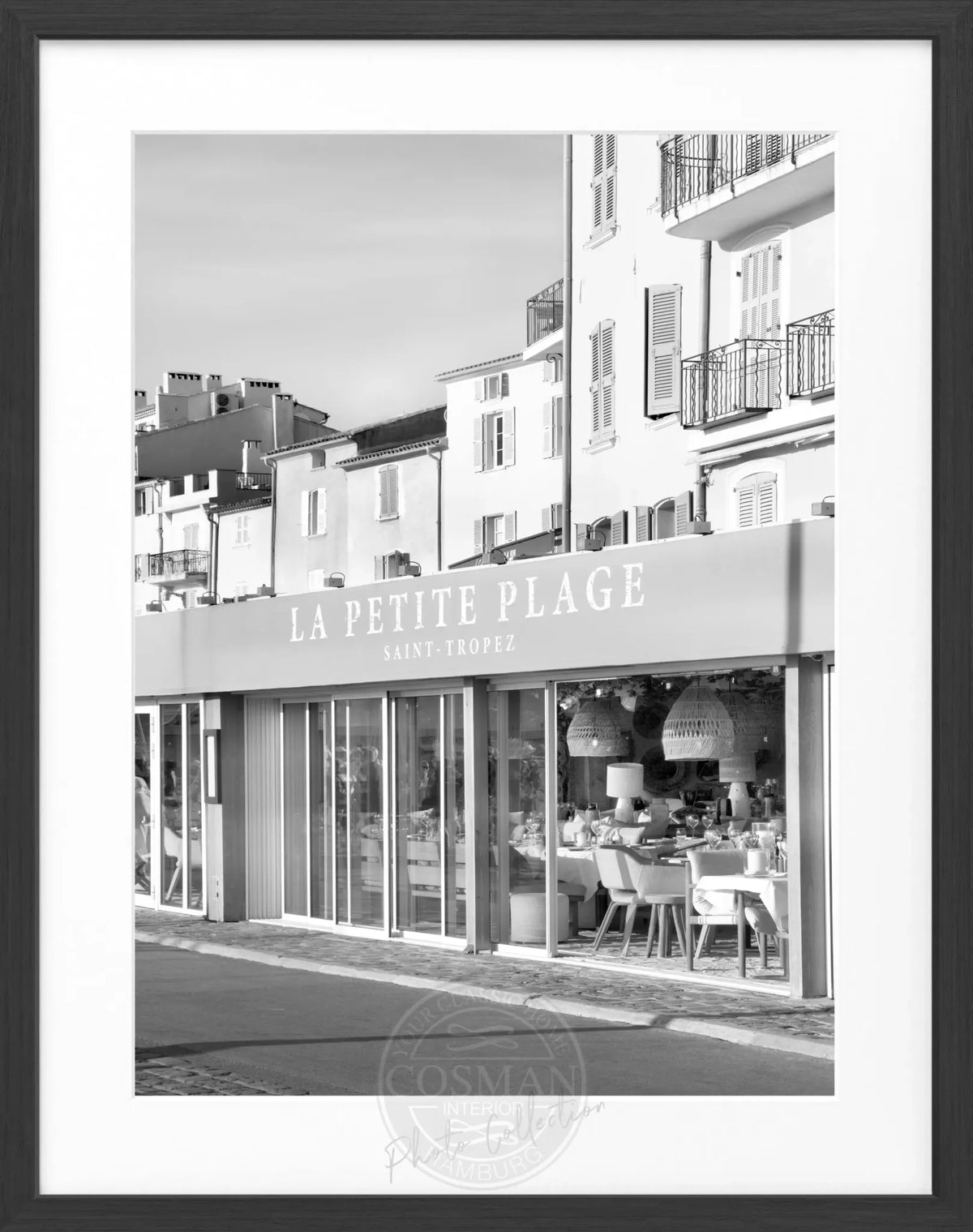 Schwarz-weiß Poster mit Rahmen ’La Petite Plage’ Saint Tropez von Cosman-Photocollection, 25x31cm, Strandmotiv in elegantem Design