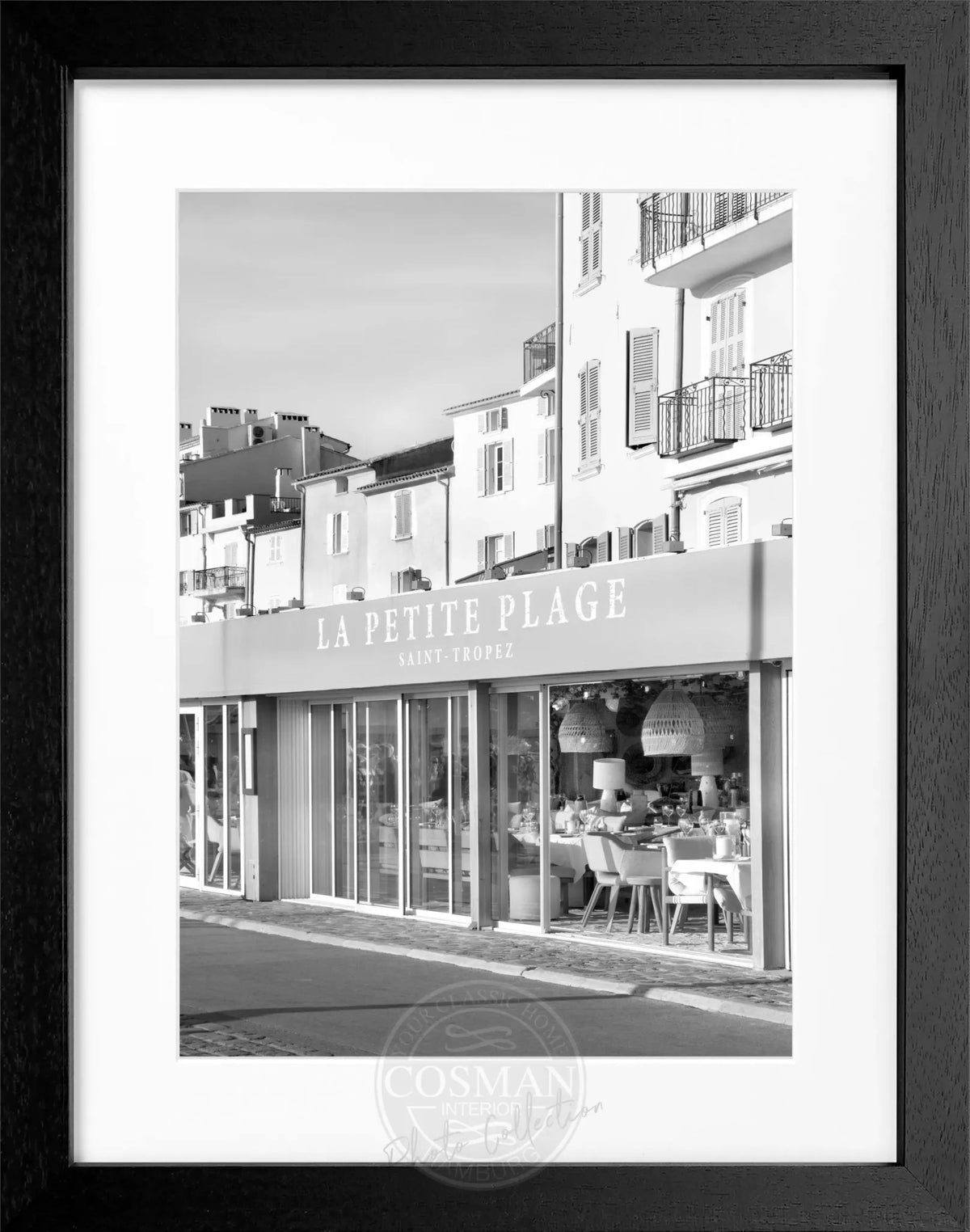 Schwarz-weiß Poster mit Rahmen ’La Petite Plage’ Saint Tropez von Cosman-Photocollection, 25x31 cm, stilvolles Wandbild