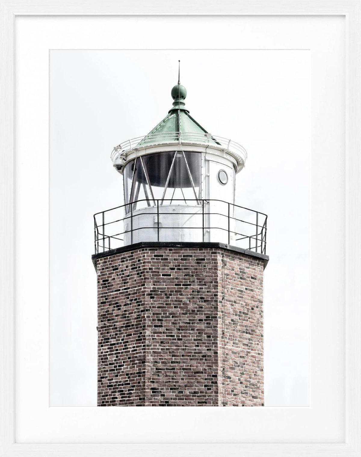 Schwarz-weiß Poster mit Rahmen, Leuchtturm am Rotes Kliff auf Sylt, von Cosman-Photocollection, 25x31 cm.