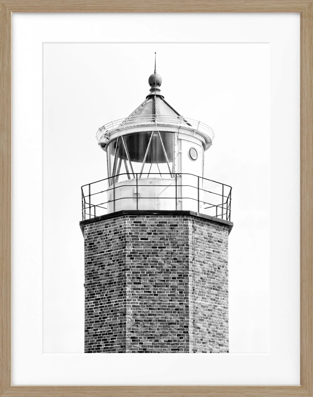 Schwarz-weiß Poster mit Rahmen, Leuchtturm am Rotes Kliff auf Sylt, von Cosman-Photocollection, 25x31 cm.