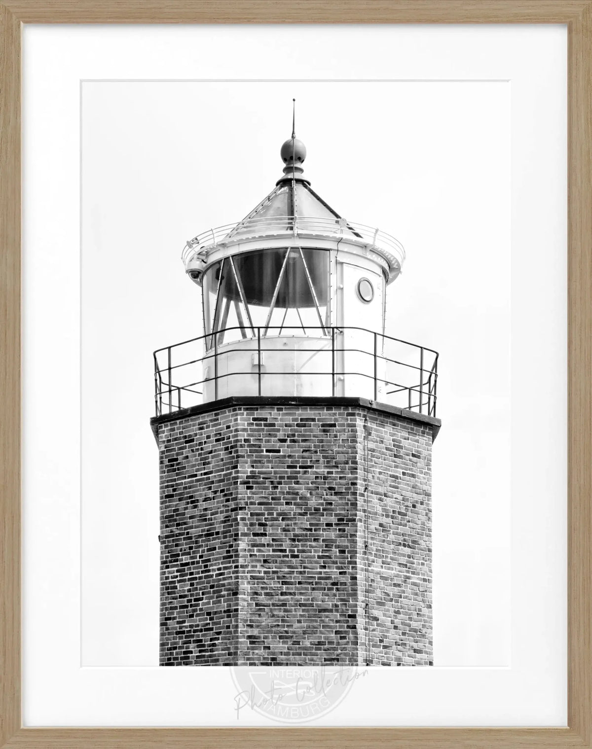 Schwarz-weiß Poster mit Rahmen, Leuchtturm am Rotes Kliff auf Sylt, von Cosman-Photocollection, 25x31 cm.