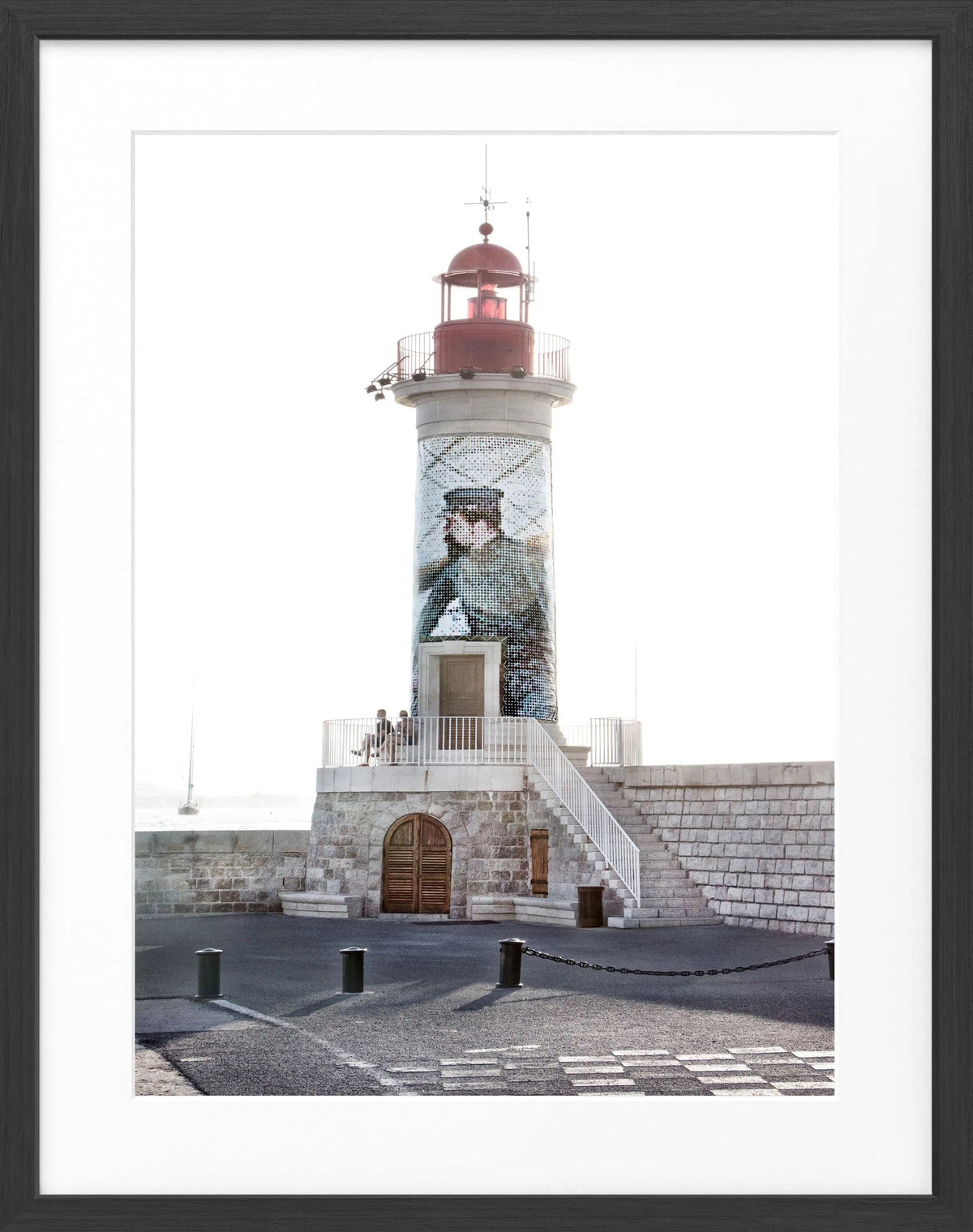 Schwarz-weiß Poster mit Rahmen, Leuchtturm in Saint Tropez, von Cosman-Photocollection, 25x31 cm, stilvolle Wanddekoration