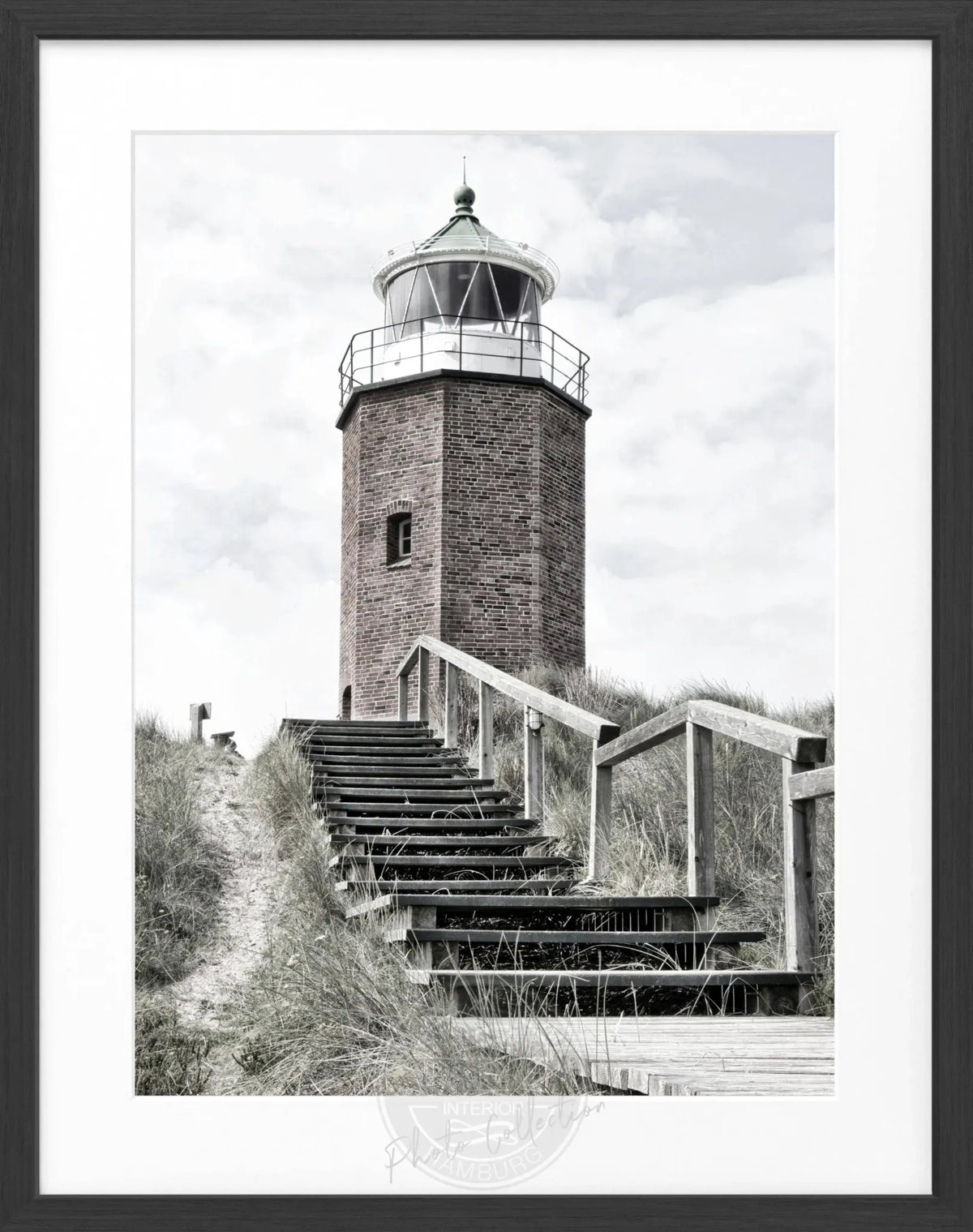 Schwarz-weiß Poster mit Rahmen, Leuchtturm Sylt ’Rotes Kliff’ Kampen, von Cosman-Photocollection, 25x31 cm