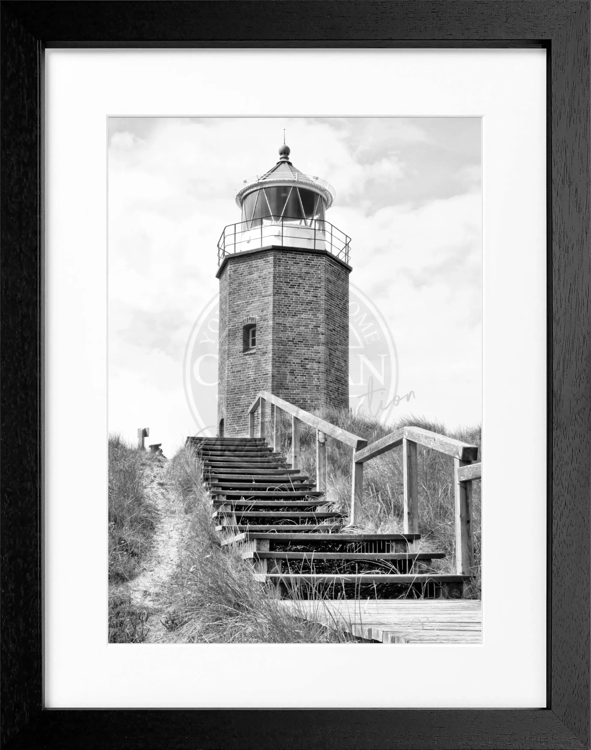 Schwarz-weiß Poster mit Rahmen, Leuchtturm Sylt am Roten Kliff bei Kampen, von Cosman-Photocollection, 25x31 cm
