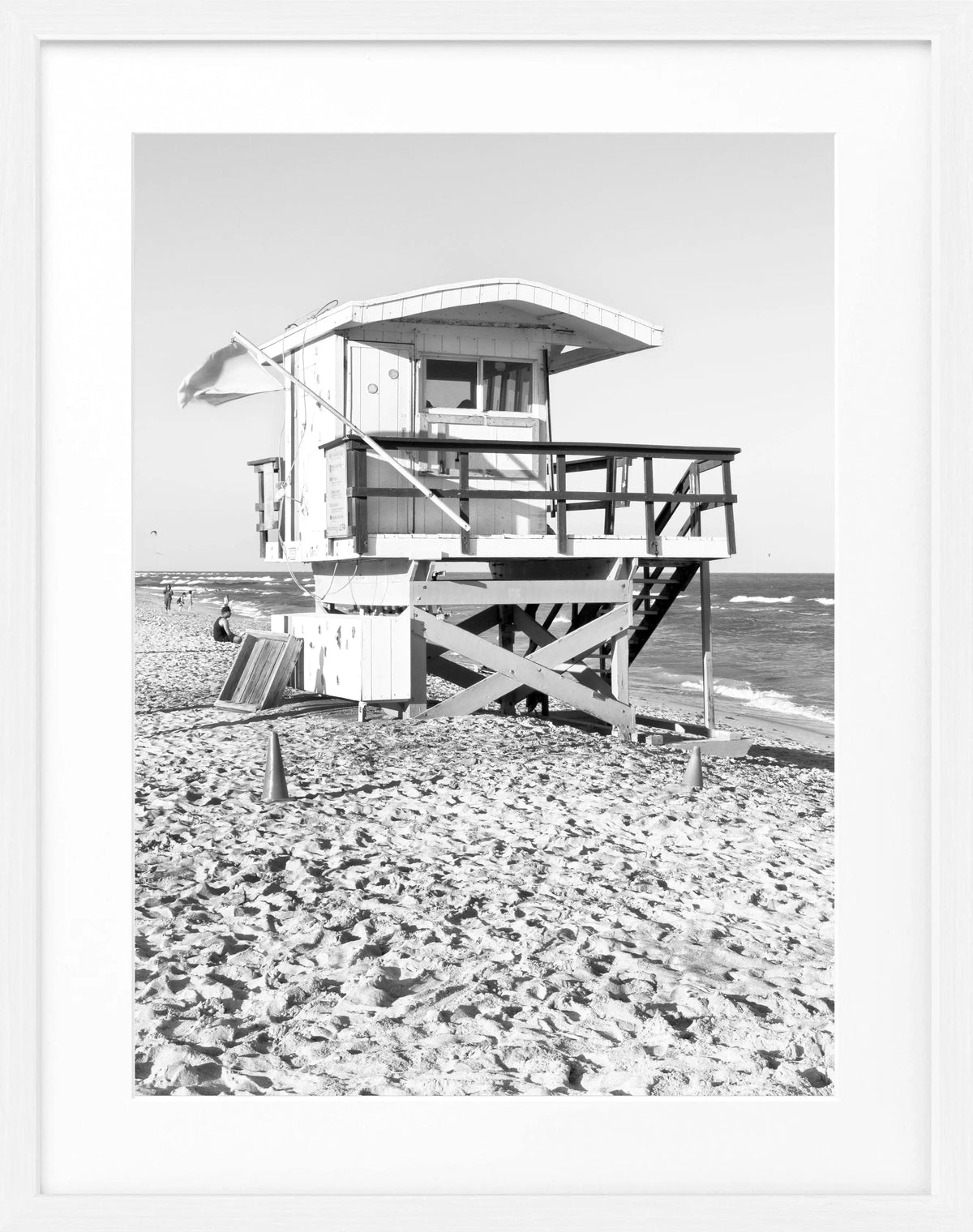 Schwarz-weiß Poster mit Rahmen 'Lifeguard' Florida Key West von Cosman-Photocollection, 25x31 cm, maritimes Motiv