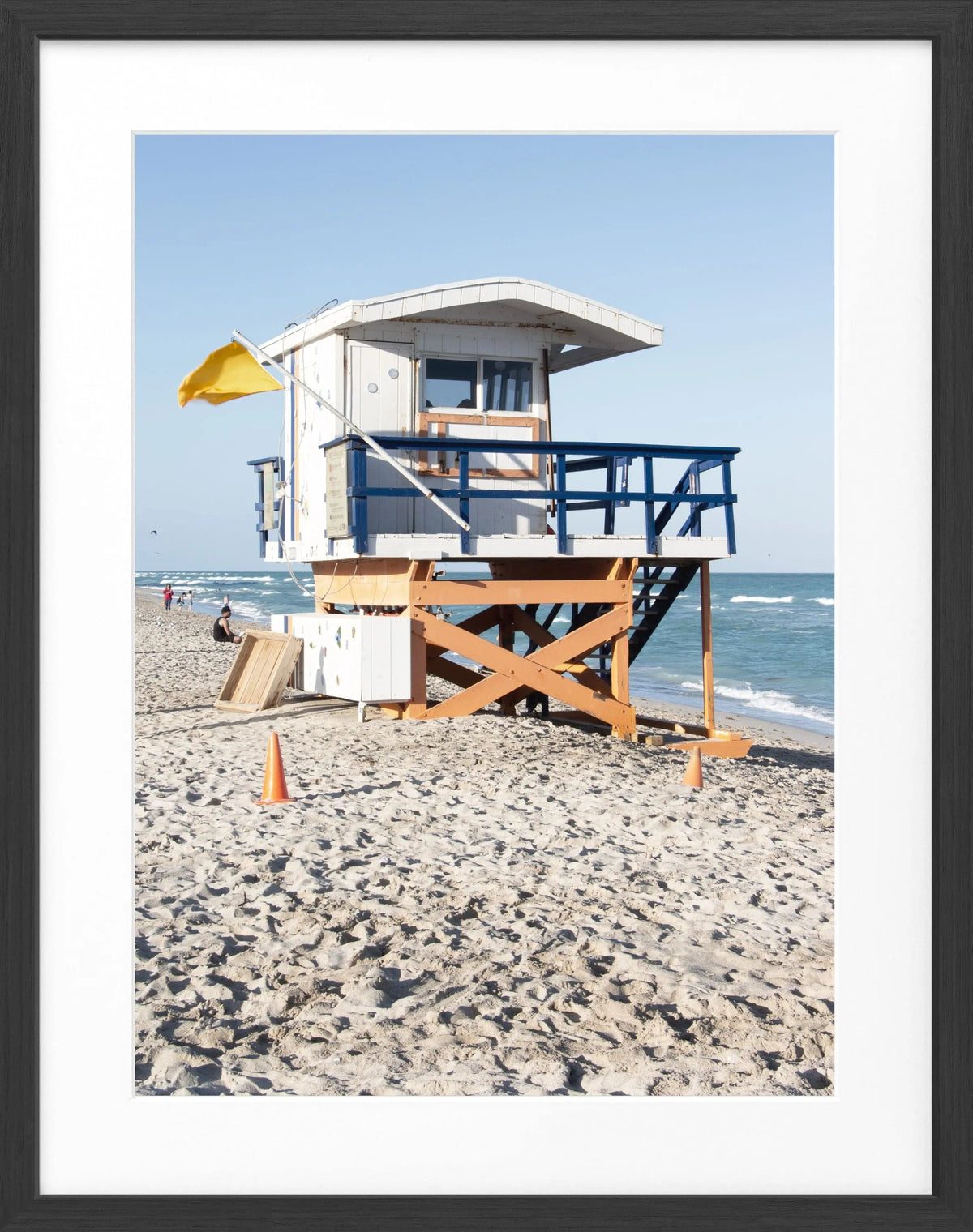 Schwarz-weiß Poster mit Rahmen „Lifeguard“ Florida Key West, mit Blick auf den Strand und den Rettungsschwimmer, 25x31 cm.