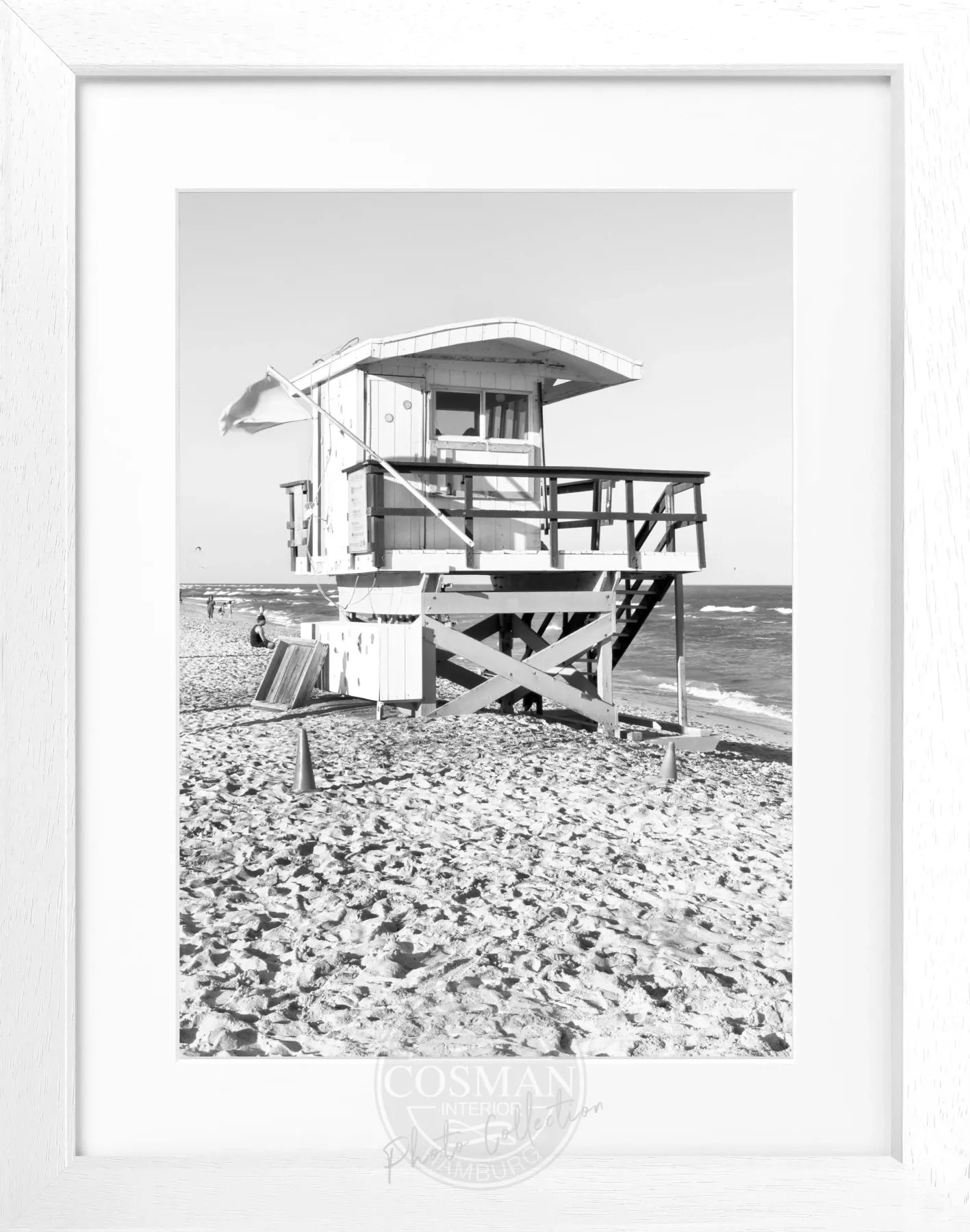 Schwarz-weißer Poster mit Rahmen 'Lifeguard' aus Florida Key West, 25x31cm, von Cosman-Photocollection.