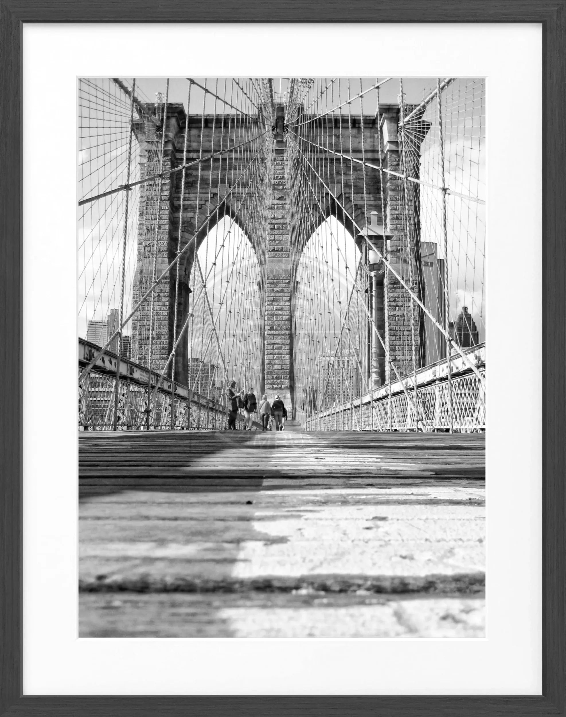 Schwarz-weiß Poster mit Rahmen, New York Brooklyn Bridge Motiv, 25x31cm, von Cosman-Photocollection