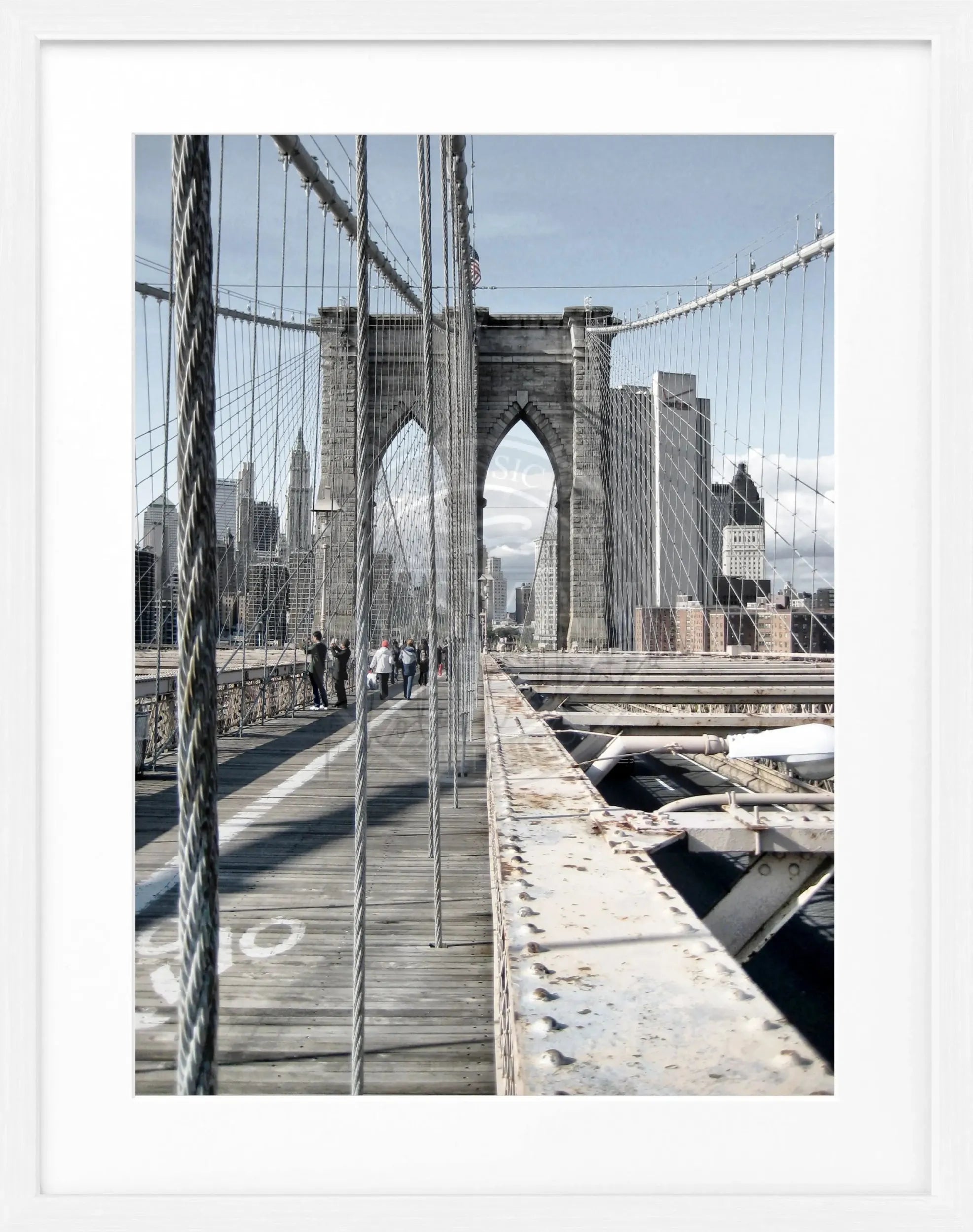 Schwarz-weiß Poster mit Rahmen von Cosman-Photocollection, Brooklyn Bridge in New York, 25x31 cm, Wanddekoration