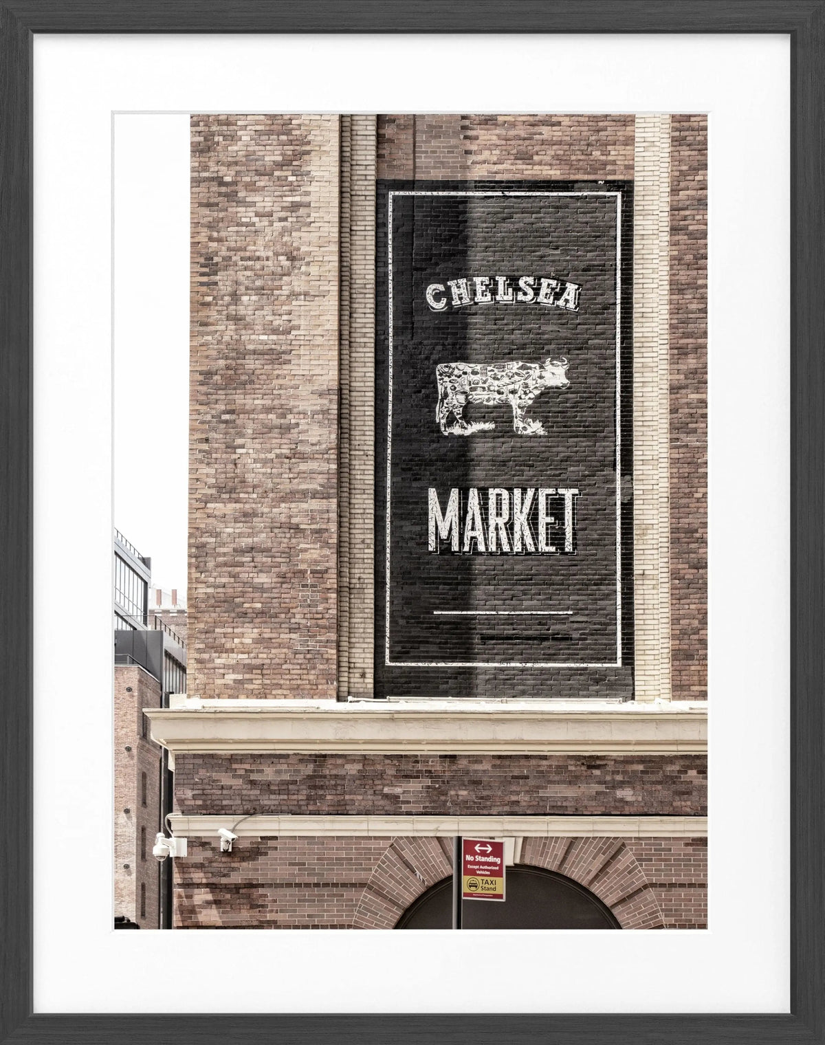 Schwarz-weiß Poster mit Rahmen von Cosman-Photocollection, New York Chelsea Market, Motiv im Format 25x31cm