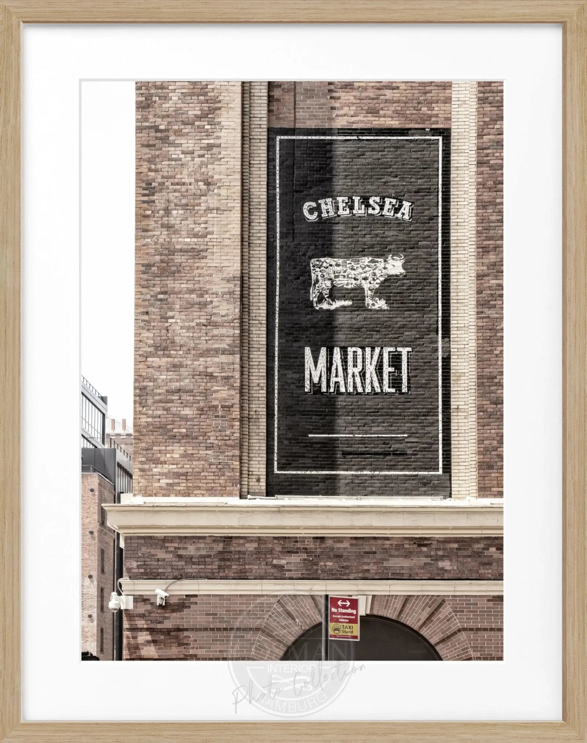 Schwarz-weiß Poster mit Rahmen, New York Chelsea Market Motiv, 25x31 cm, von Cosman-Photocollection, Wanddekoration