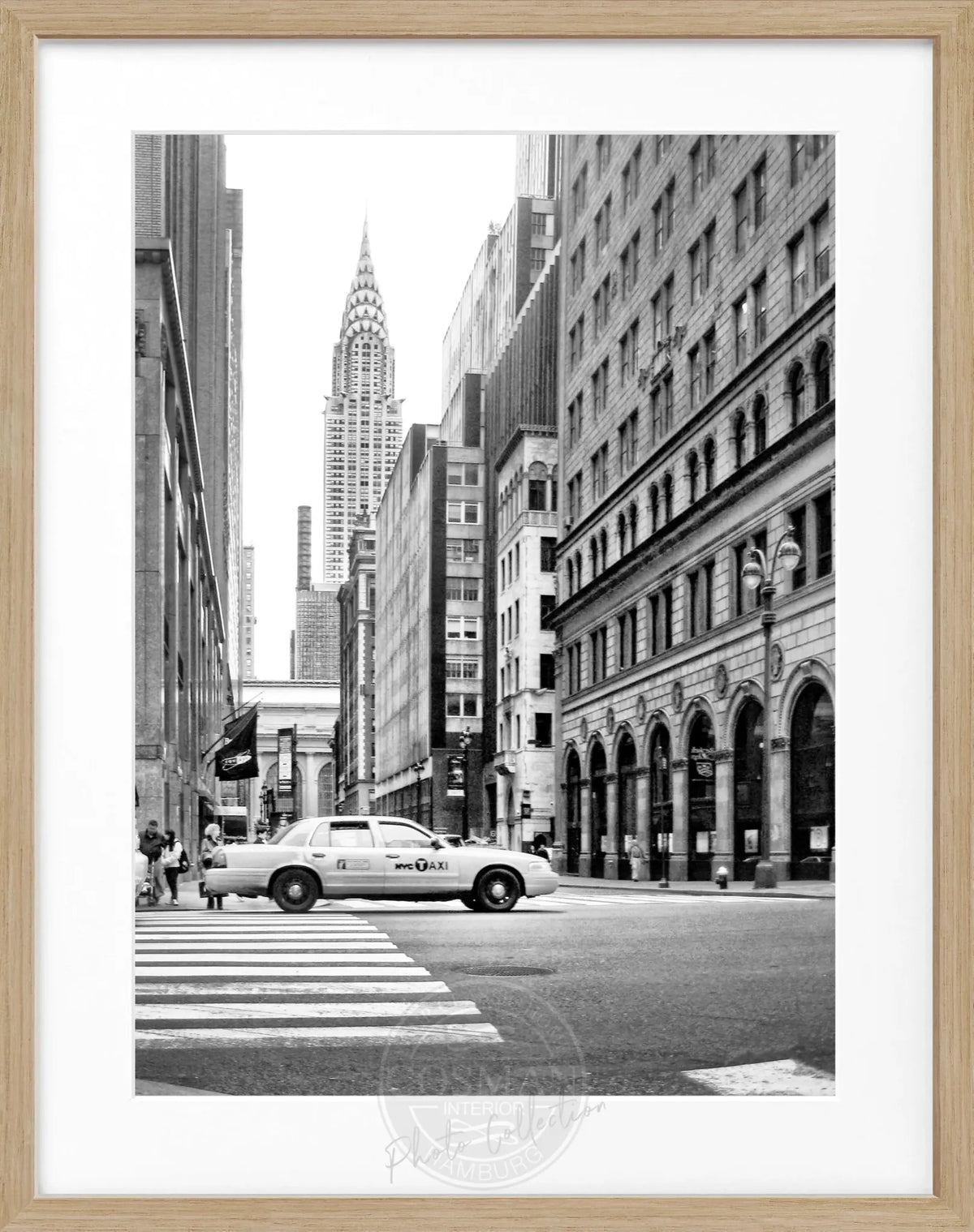 Schwarz-weiß Poster von New York mit Rahmen, zeigt das Chrysler Building, Maße 25x31cm, von Cosman-Photocollection.