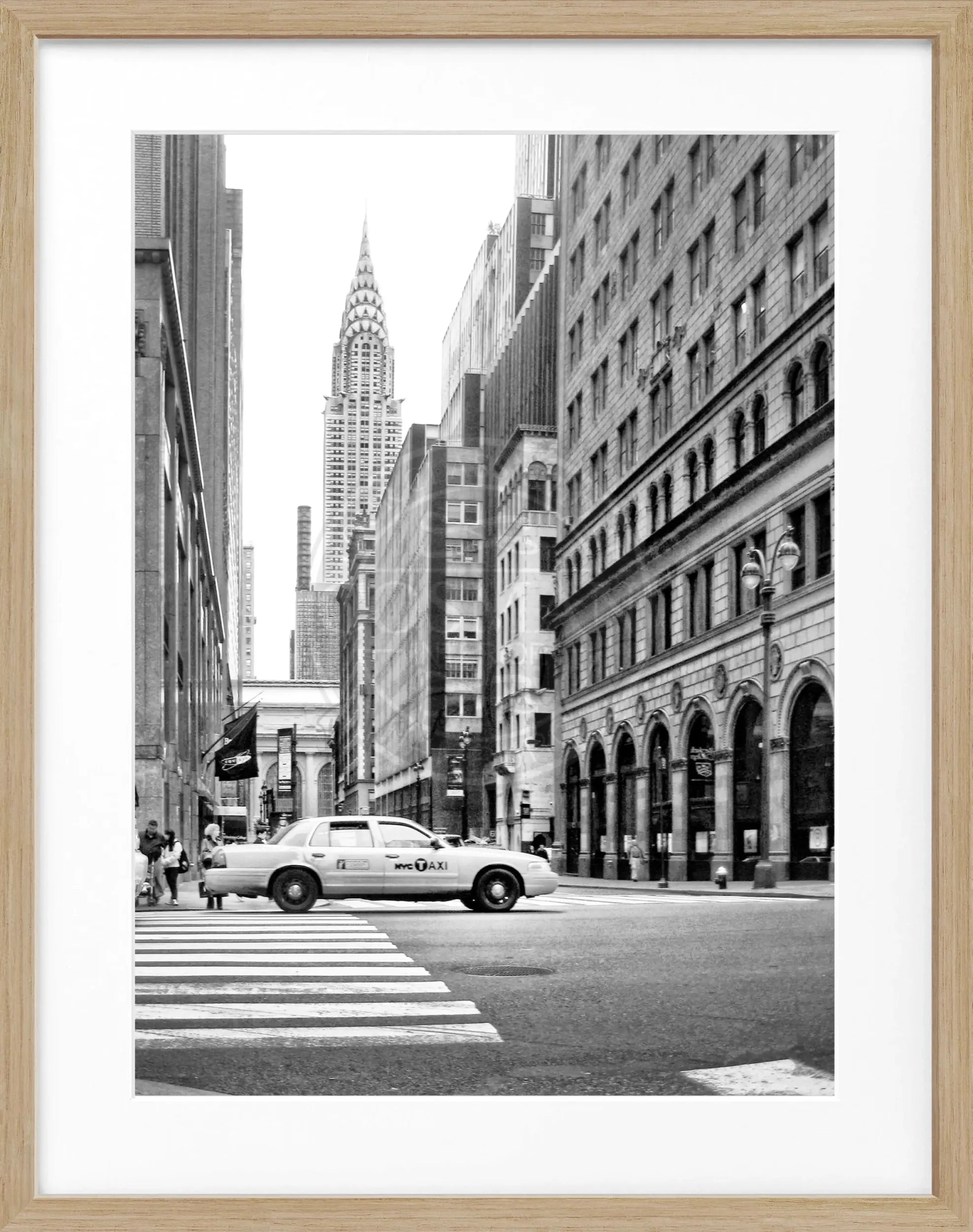 Schwarz-weiß Poster von New York mit Rahmen, zeigt das Chrysler Building, Maße 25x31cm, von Cosman-Photocollection.