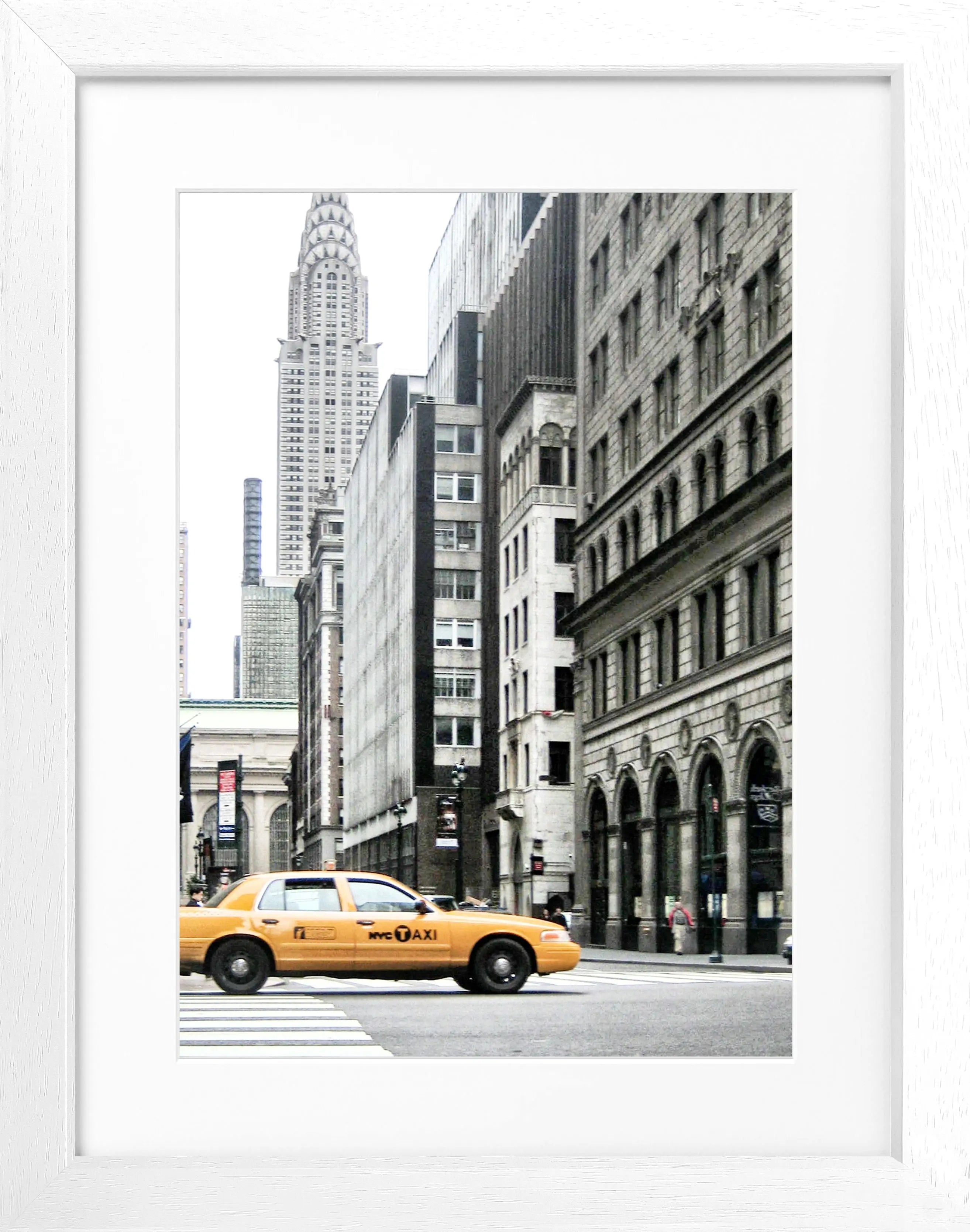 Schwarz-weiß Poster mit Rahmen von Cosman-Photocollection, zeigt das Chrysler Building in New York, Maße 25x31cm.