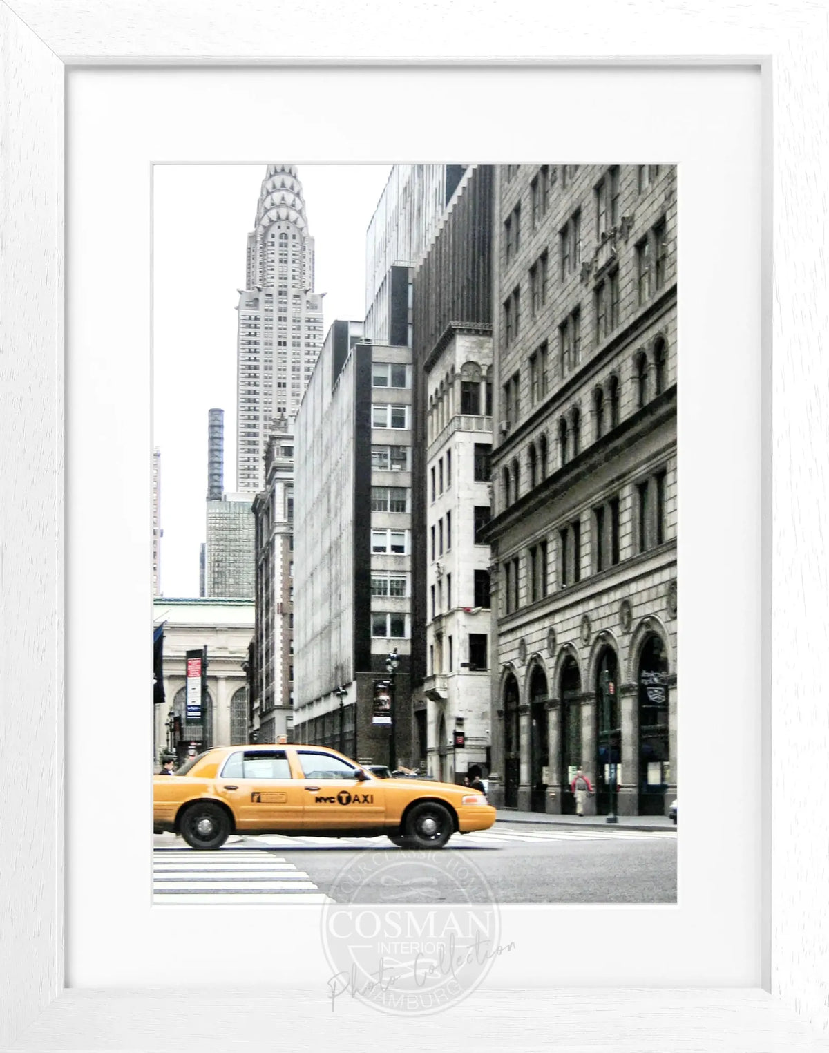 Schwarz-weiß Poster mit Rahmen von Cosman-Photocollection, zeigt das Chrysler Building in New York, Maße 25x31cm.