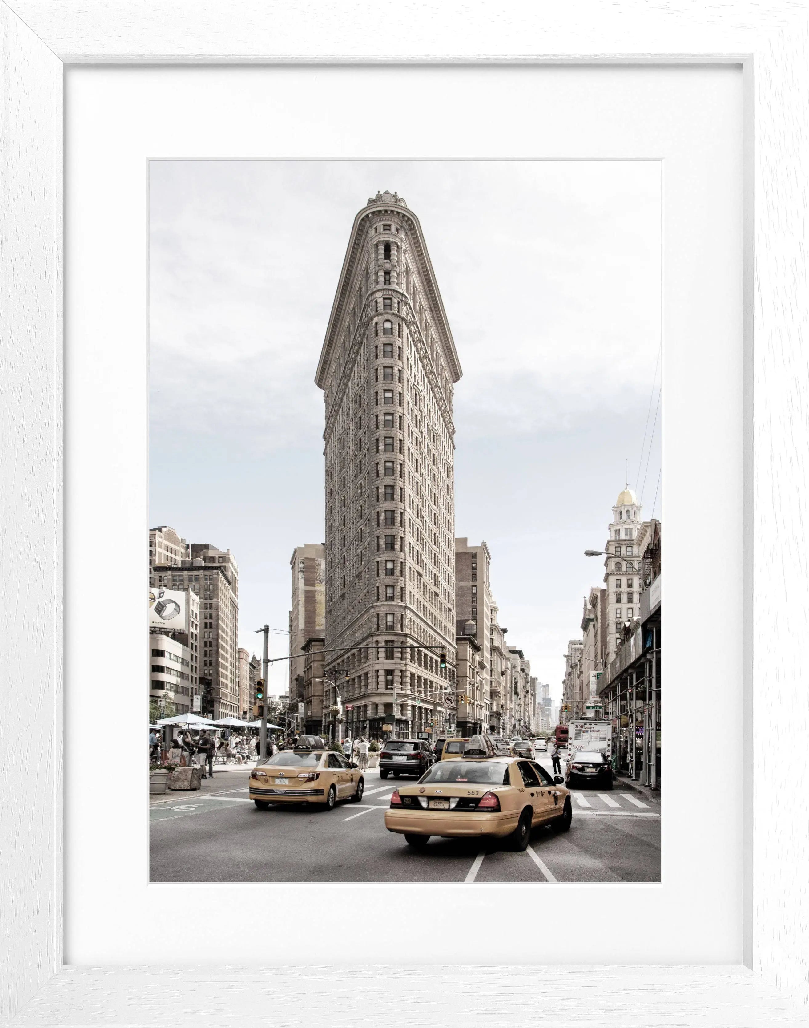 Schwarz-weiß Poster mit Rahmen von Cosman-Photocollection, New York Flatiron Building, Motiv 25x31 cm, Wanddekoration