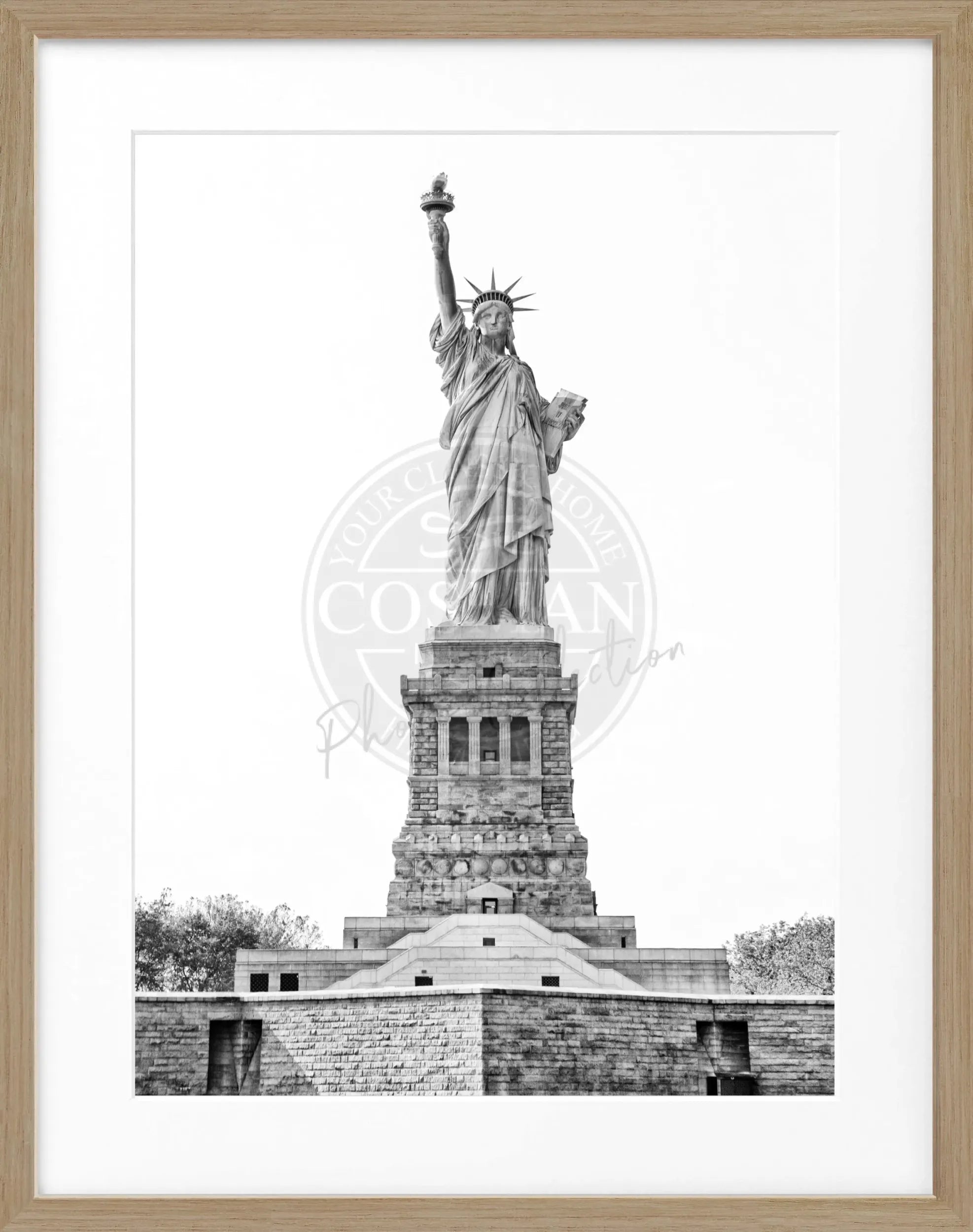 Schwarz-weiß Poster mit Rahmen, New York Lady Liberty, 25x31cm, von Cosman-Photocollection, Wanddekoration mit Stadtmotiv