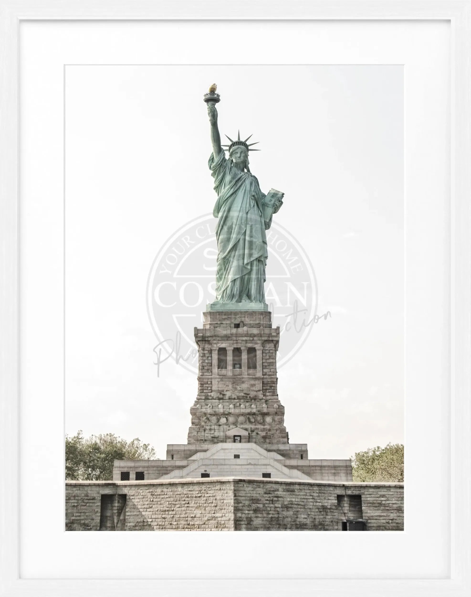 Schwarz-weiß Poster mit Rahmen von Cosman-Photocollection, New York Lady Liberty Motiv, 25x31cm, Wanddekoration