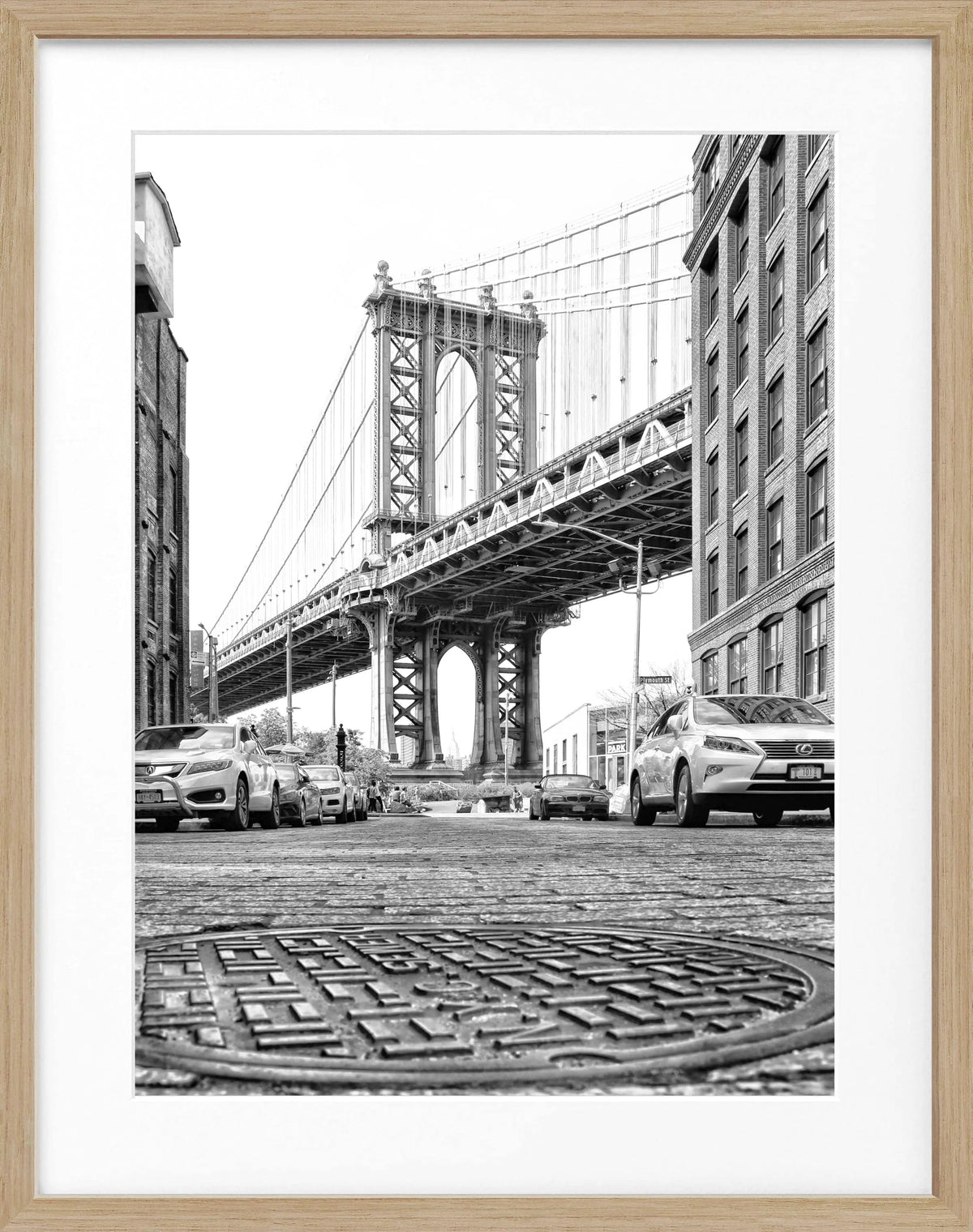 Schwarz-weiß Poster mit Rahmen von Cosman-Photocollection, Manhattan Bridge in New York, 25x31 cm, urbanes Stadtbild