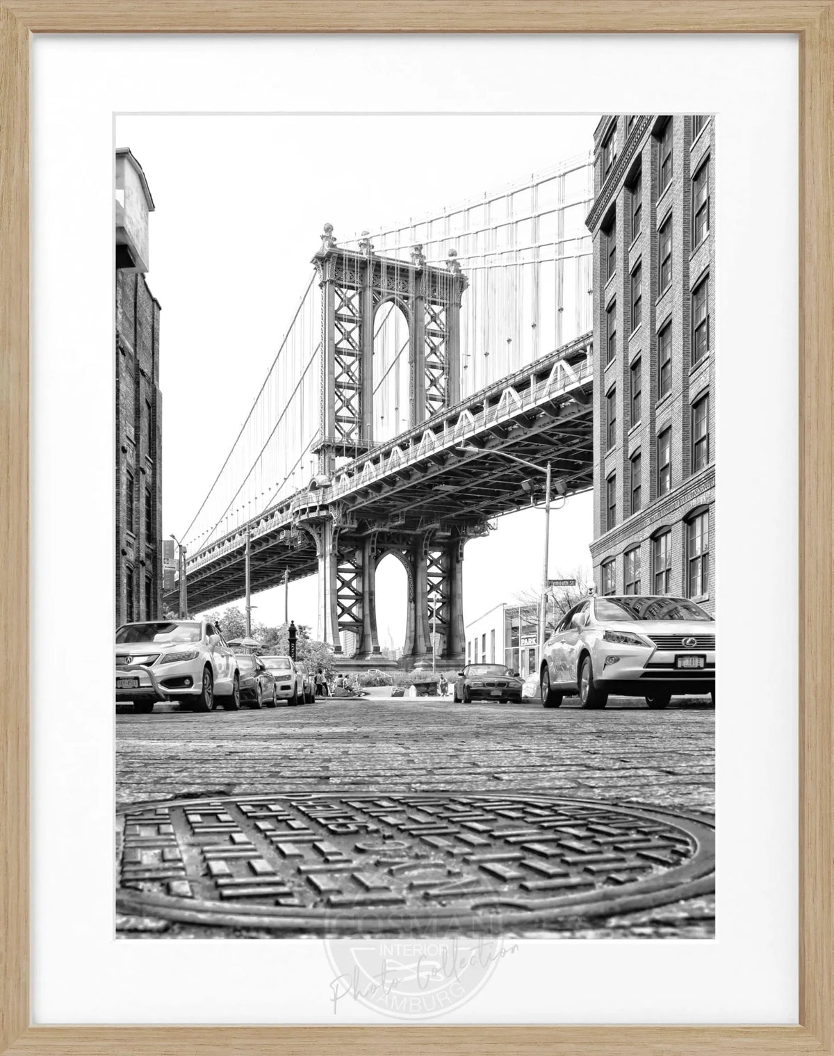 Schwarz-weiß Poster mit Rahmen von Cosman-Photocollection, Manhattan Bridge in New York, 25x31 cm, urbanes Stadtbild