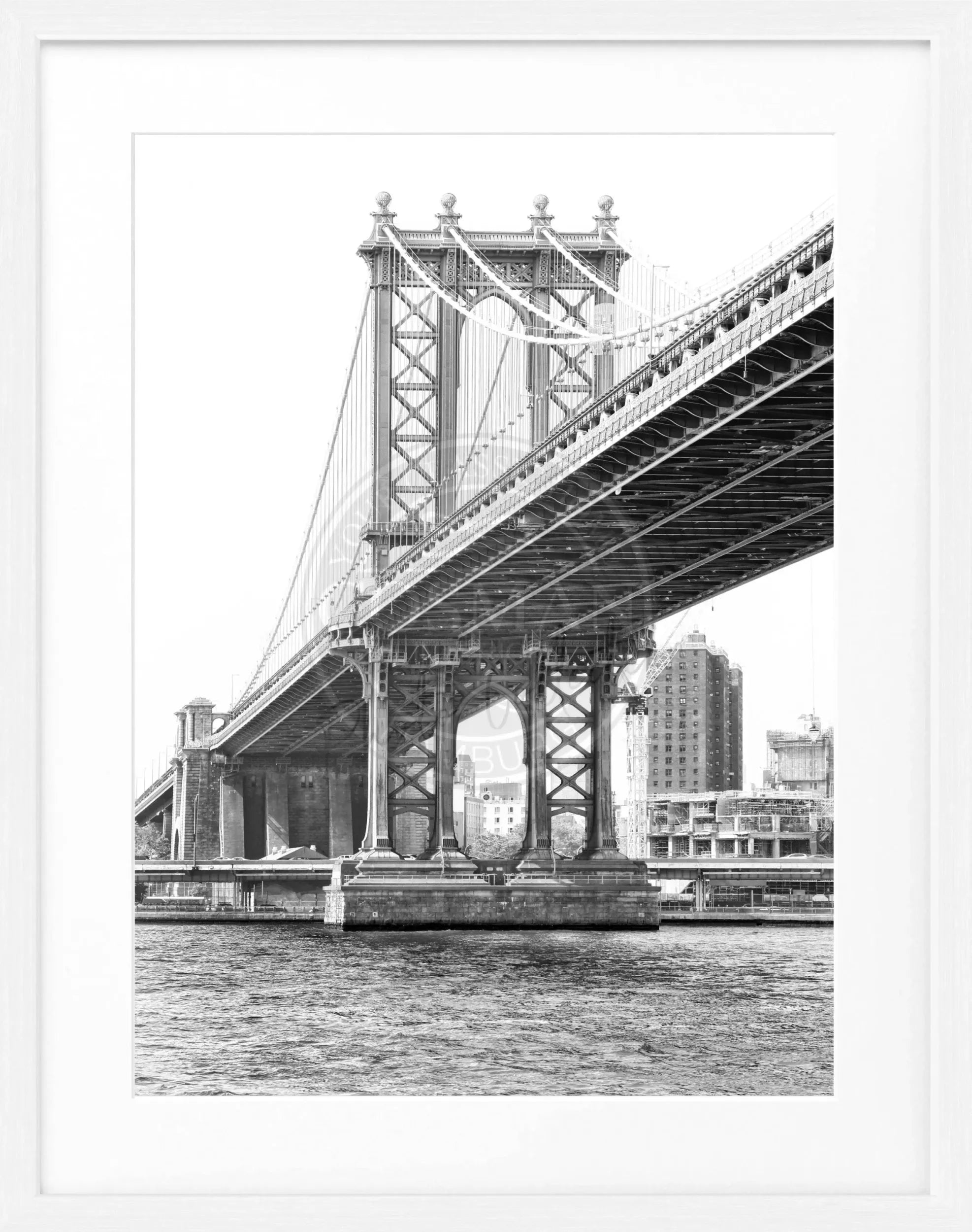 Schwarz-weißer Poster mit Rahmen von Cosman-Photocollection, New York Manhattan Bridge Motiv, 25x31 cm, Wanddekoration