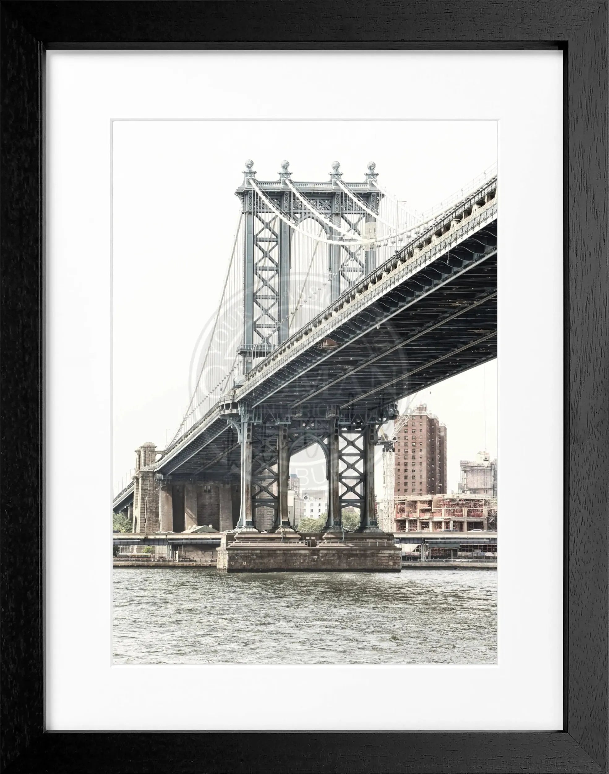 Schwarz-weiß Poster mit Rahmen von Cosman-Photocollection, New York Manhattan Bridge, 25x31cm, Wanddekoration