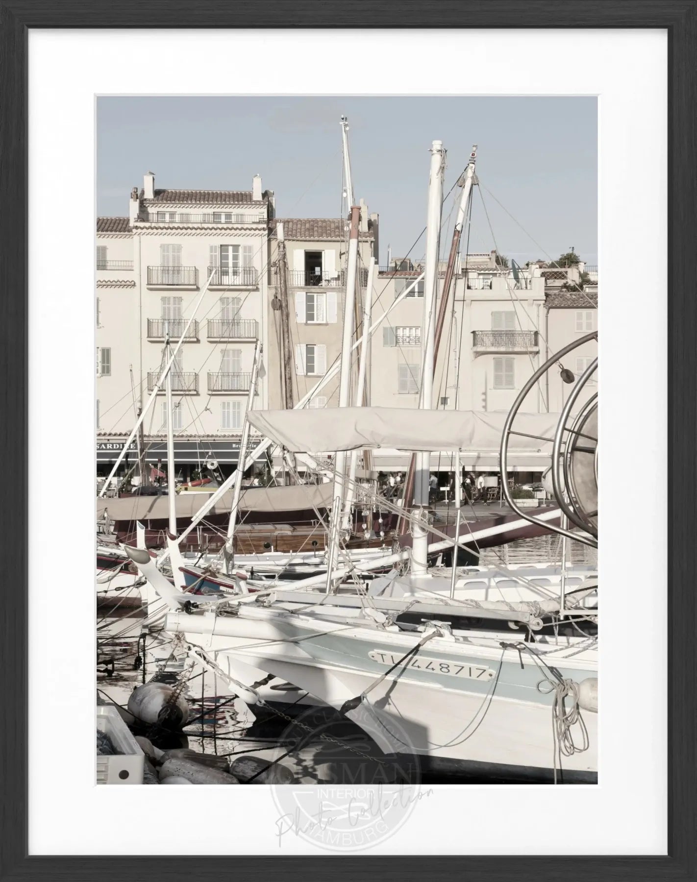 Schwarz-weiß Poster mit Rahmen, Saint Tropez Boot, Cosman-Photocollection, 25x31cm, dekoratives Wandbild