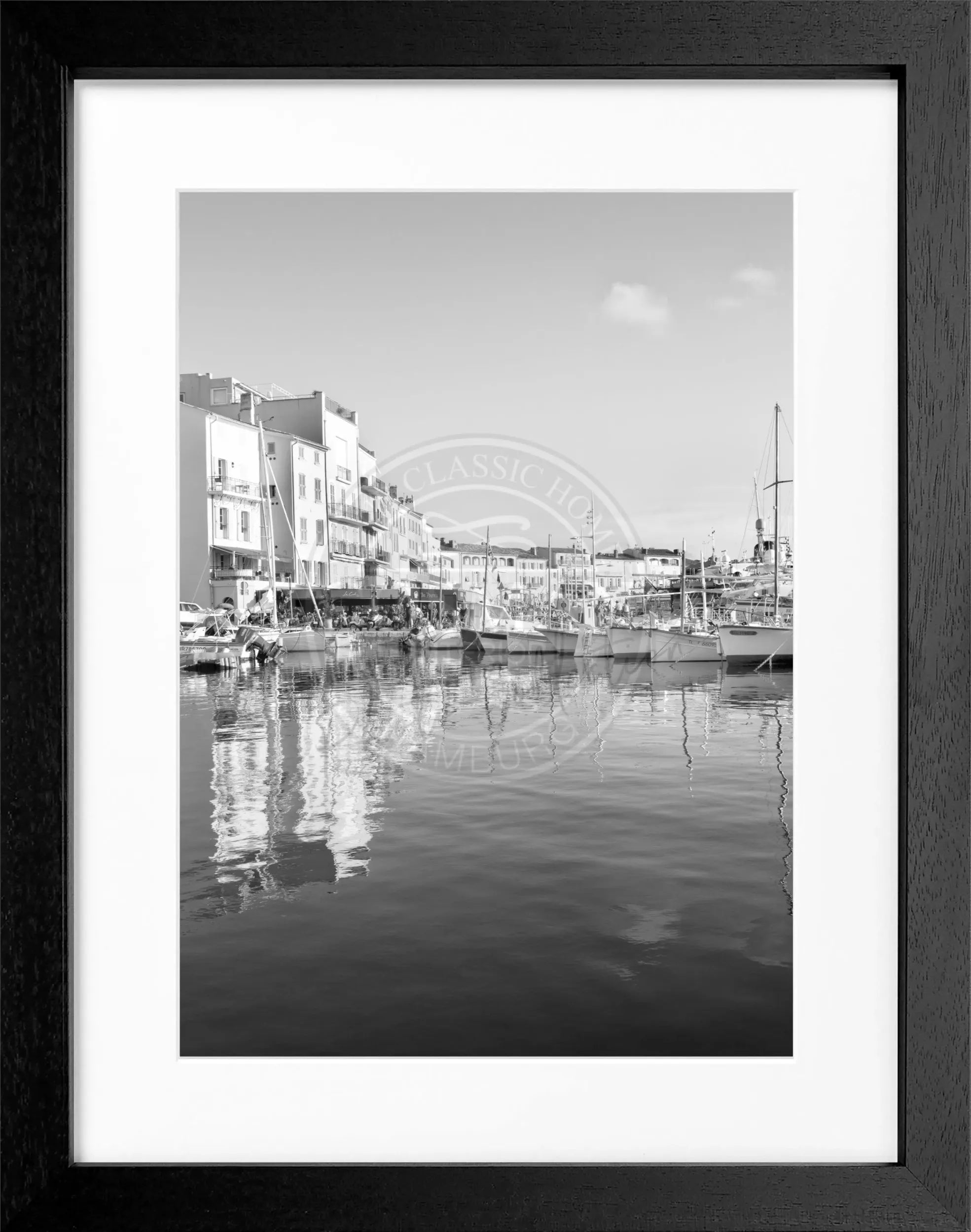Schwarz-weiß Poster mit Rahmen, Saint Tropez Hafen Motiv, von Cosman-Photocollection, 25x31 cm, dekoratives Wandbild