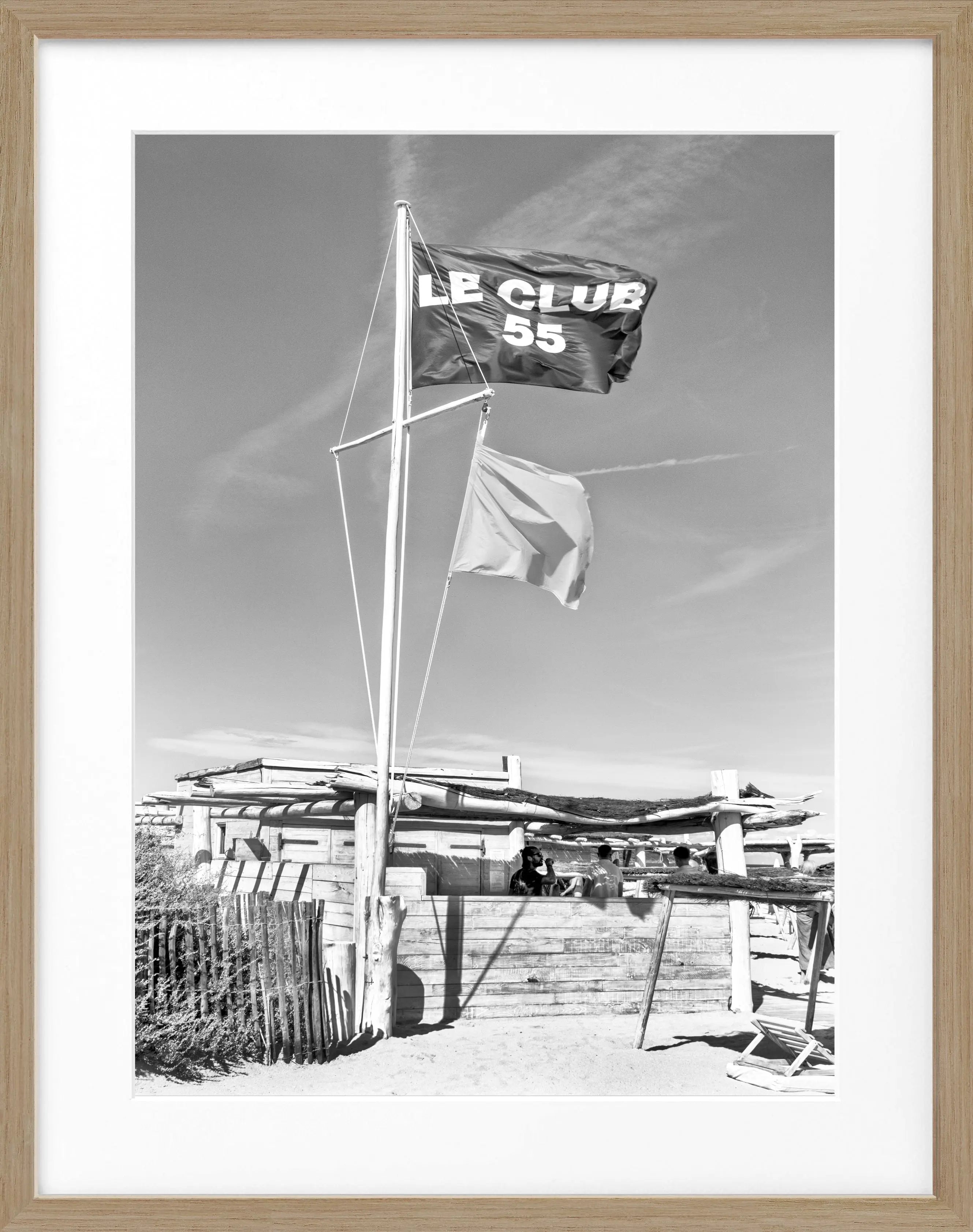 Schwarz-weiß Poster mit Rahmen von Cosman-Photocollection, Saint Tropez Le Club 55, Motiv 25x31 cm, stilvolle Wanddekoration