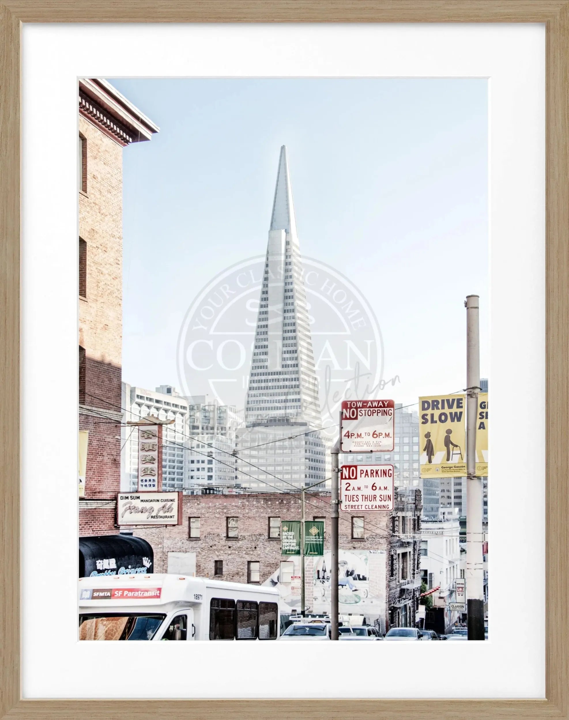 Schwarz-weiß Poster mit Rahmen von Cosman-Photocollection, San Francisco Transamerica Pyramid, 25x31 cm, urbanes Stadtmotiv