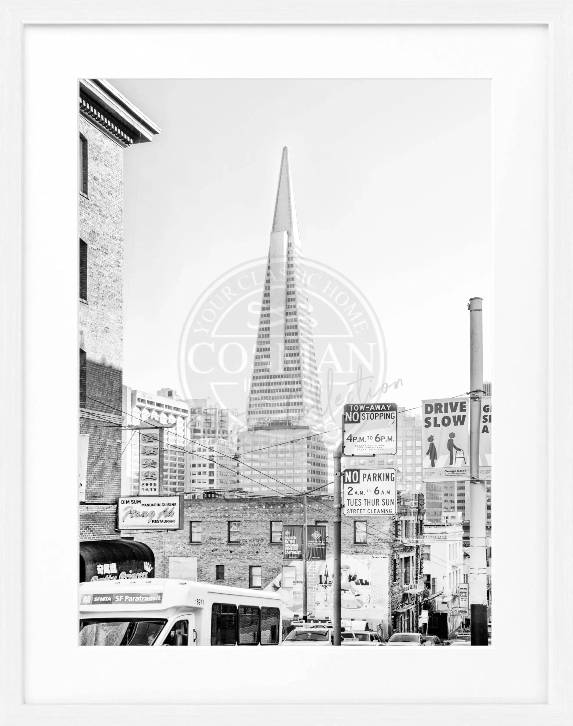 Schwarz-weiß Poster mit Rahmen von Cosman-Photocollection, San Francisco Transamerica Pyramid Zentrum, 25x31cm, kunstvoll fotografiert.