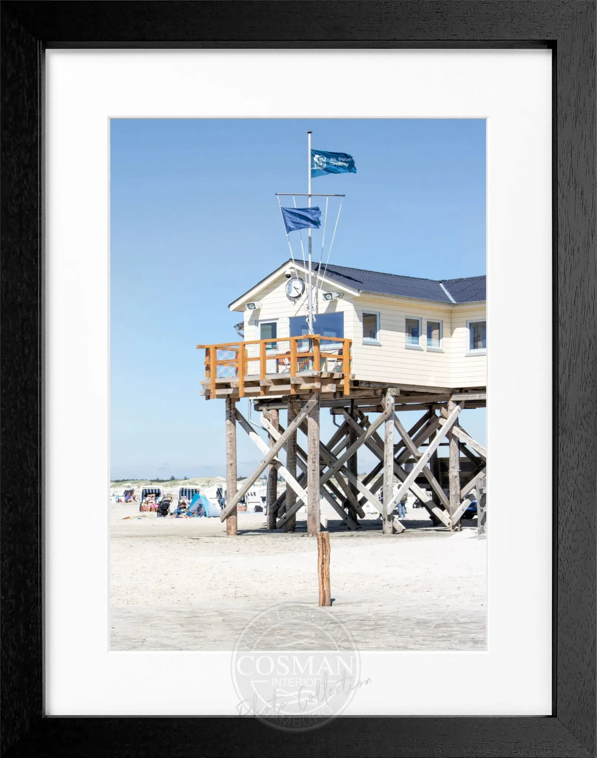 Schwarz-weiß Poster mit Rahmen von Cosman-Photocollection, Sankt Peter Ording "Beach House" Motiv, 25x31cm