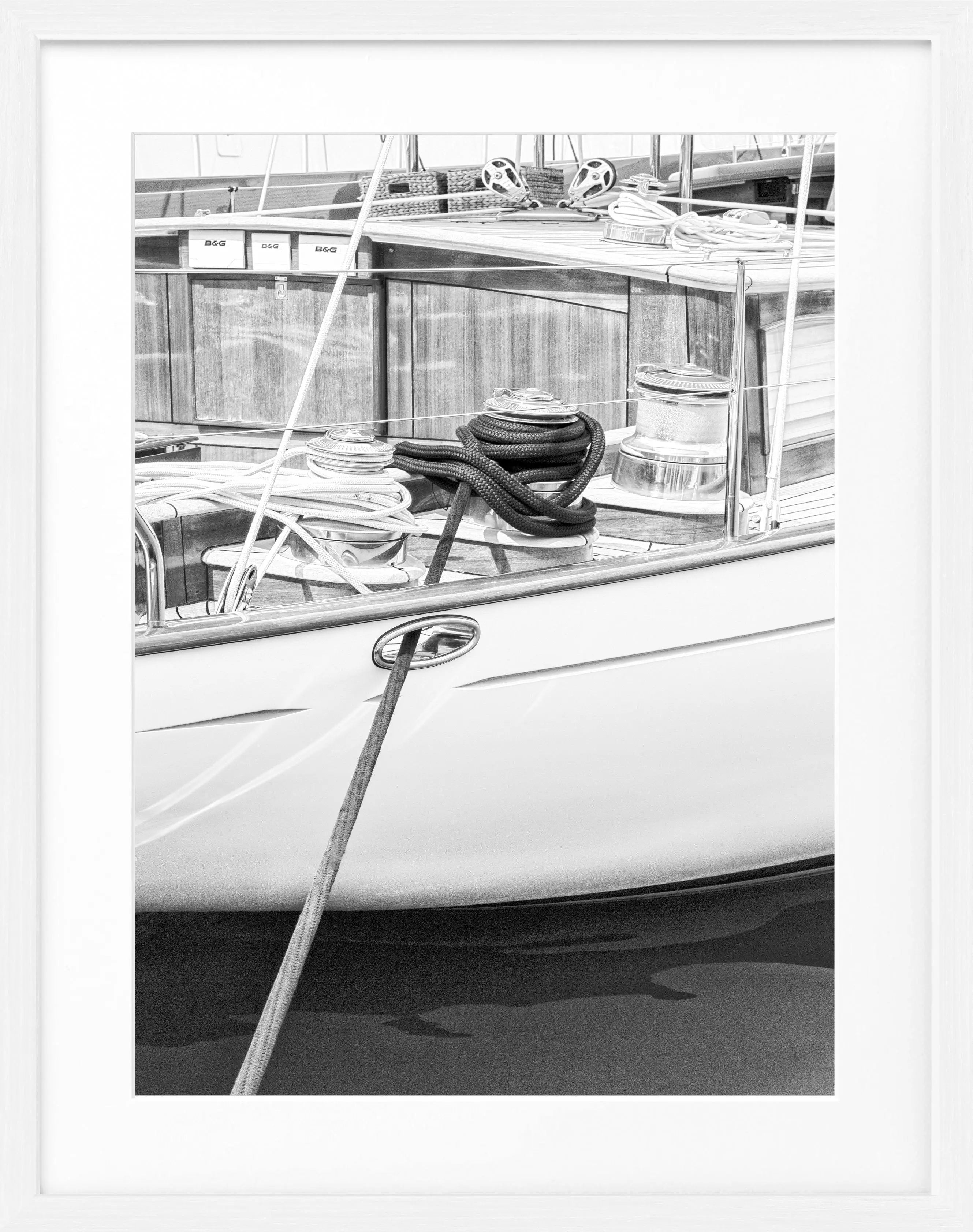Schwarz-weiß Poster mit Rahmen von Cosman-Photocollection, Segelboot in Saint Tropez, 25x31 cm, stilvolles Wandbild