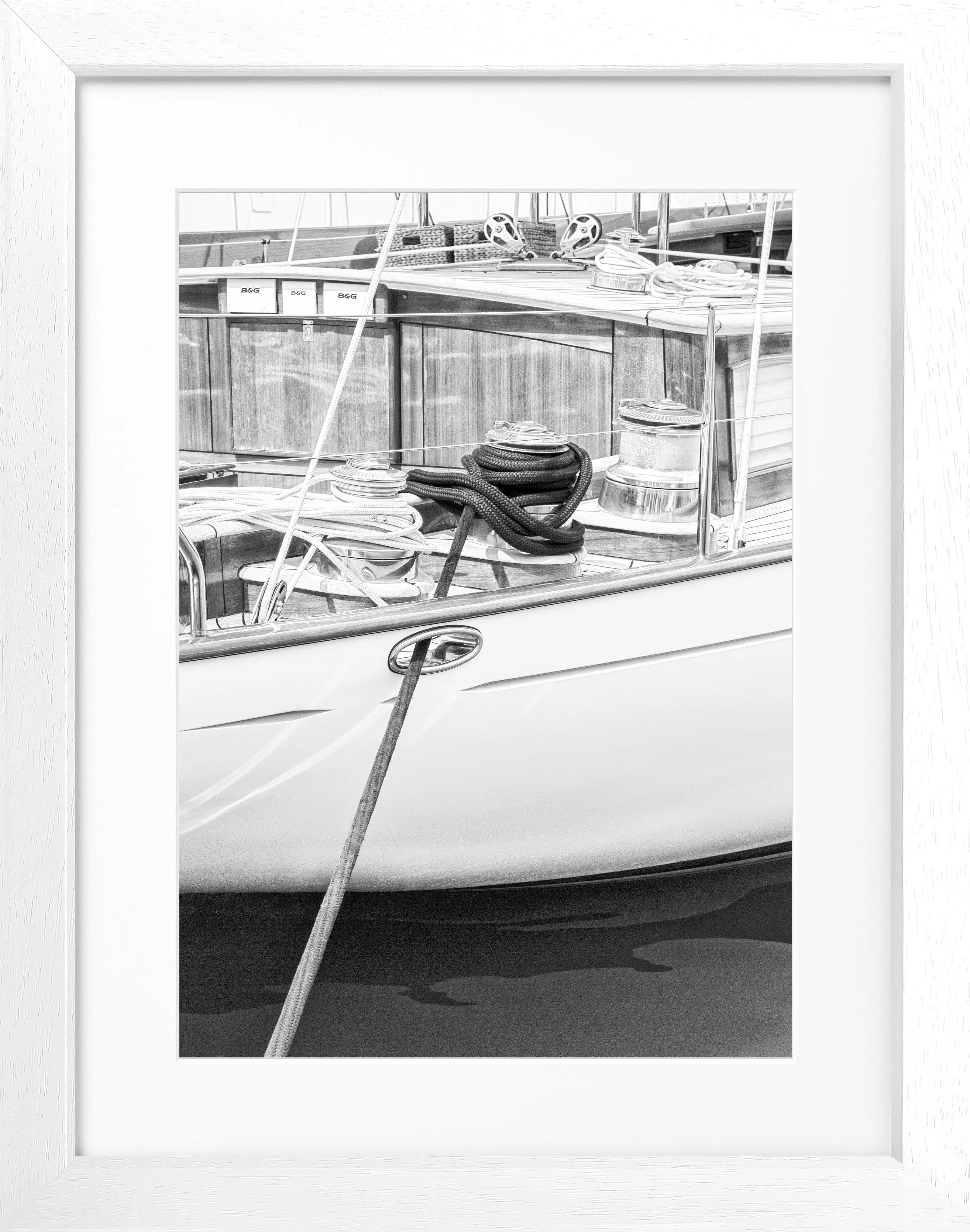 Schwarz-Weiß-Poster mit Rahmen, Segelboot in Saint Tropez, von Cosman-Photocollection, 25x31cm, elegantes maritimes Motiv