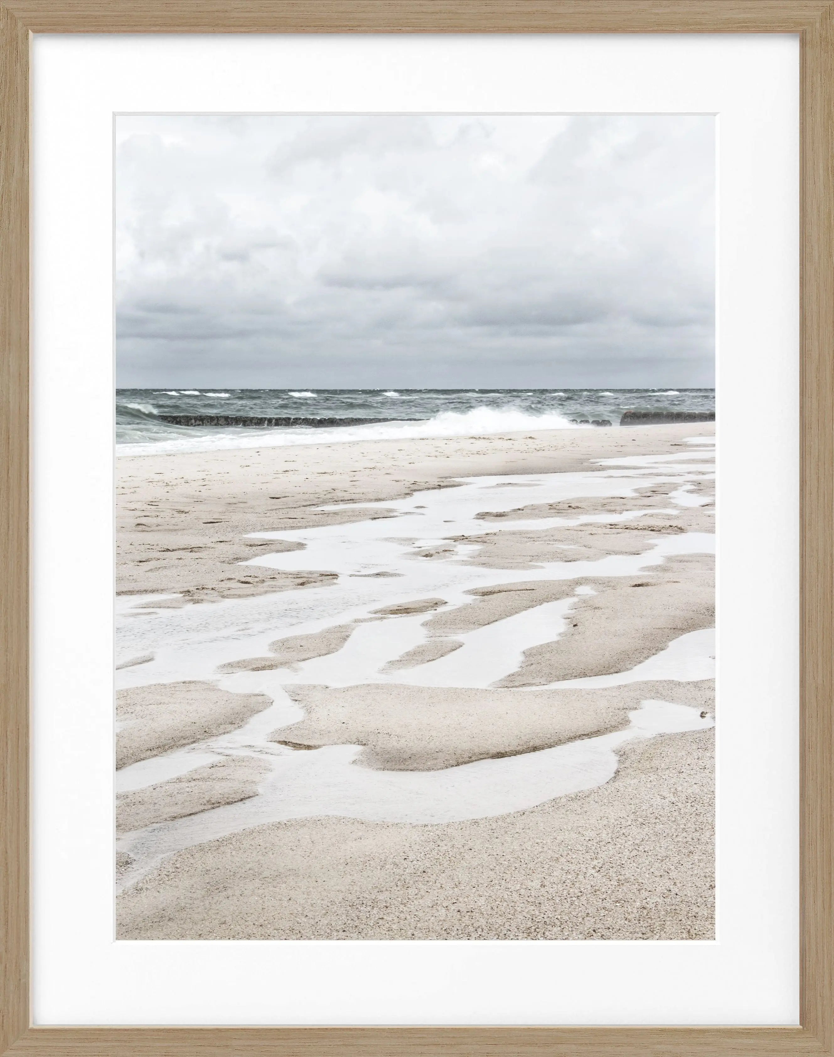 Schwarz-weiß Poster mit Rahmen von Sylt Strand, von Cosman-Photocollection, Motiv in 25x31 cm, dekoratives Wandbild