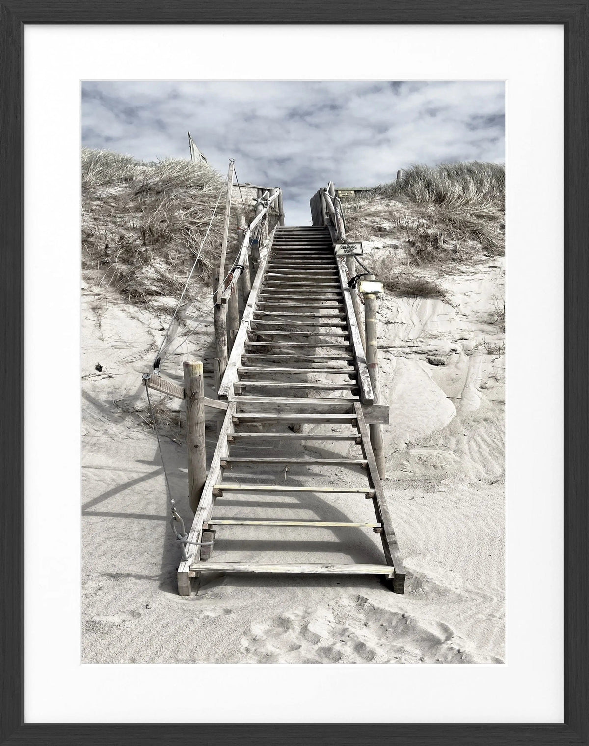 Schwarz-weiß Poster mit Rahmen von Cosman-Photocollection, Motiv Dünen in Hörnum auf Sylt, 25x31cm, Fotokunst.