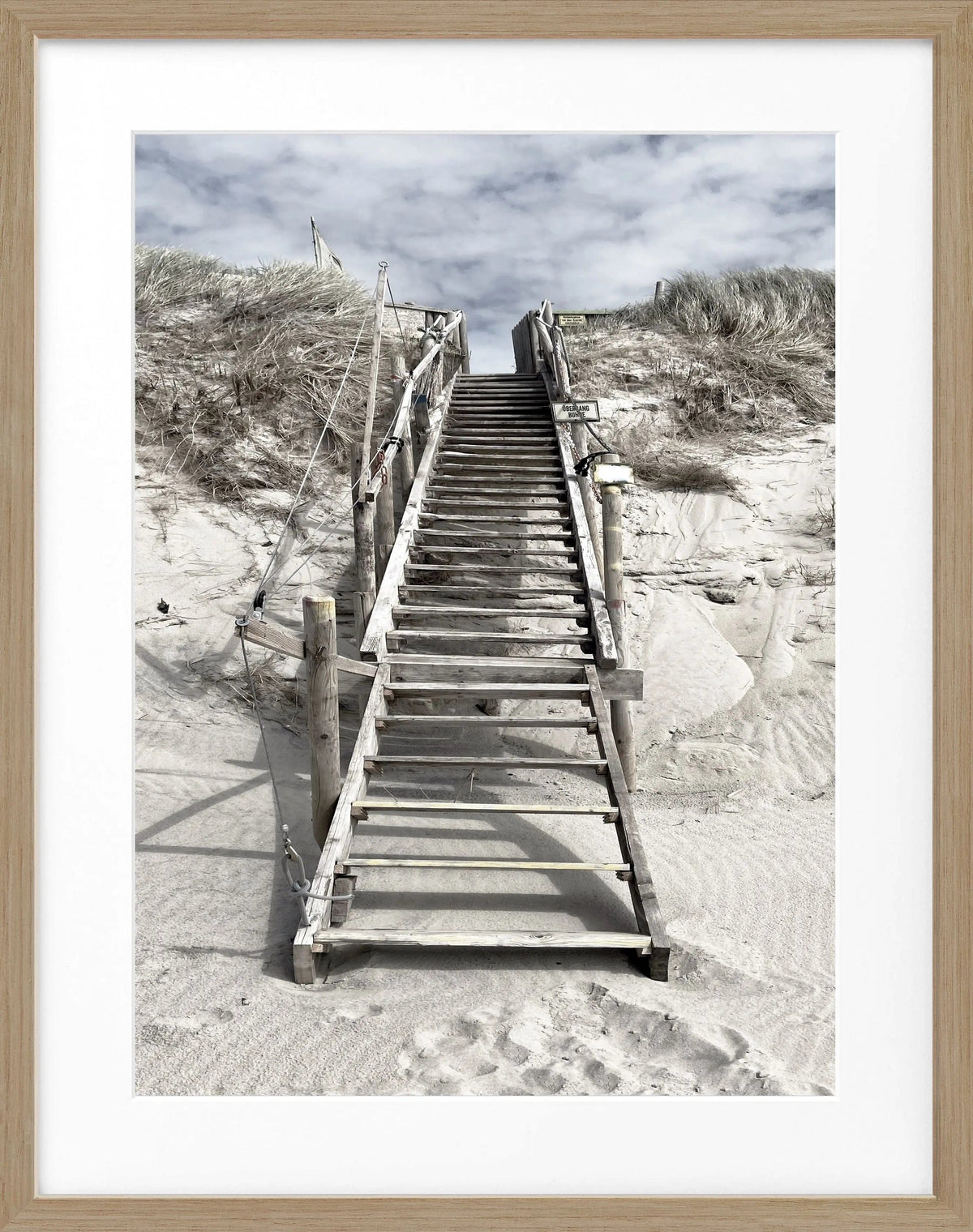 Schwarz-weiß Poster mit Rahmen von Cosman-Photocollection, zeigt Dünen von Sylt in Hörnum, Maße 25x31cm, Motiv Sylt Dünen.