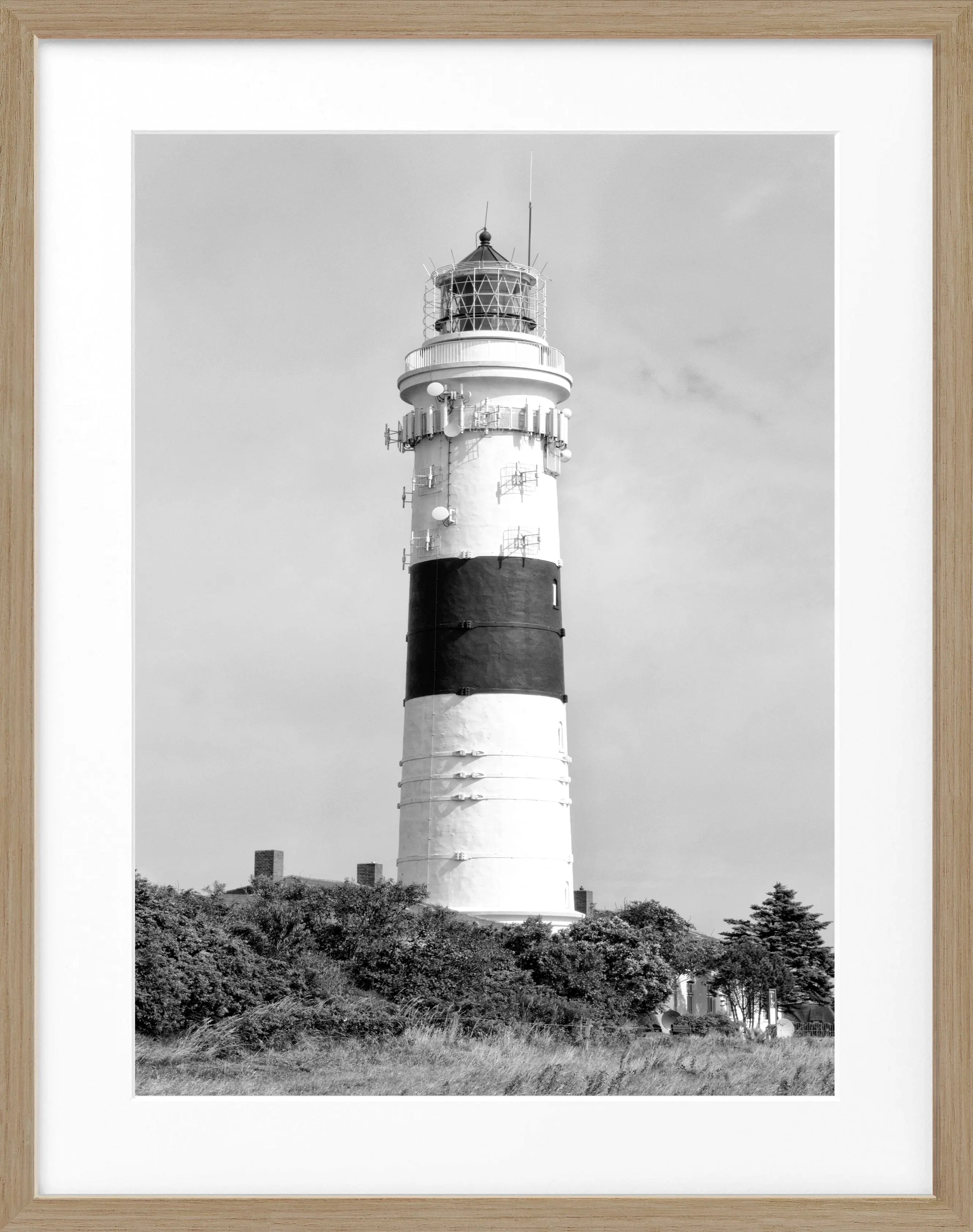 Schwarz-weiß Poster mit Rahmen von Cosman-Photocollection, Leuchtturm Kampen auf Sylt, Langer Christian, 25x31 cm.
