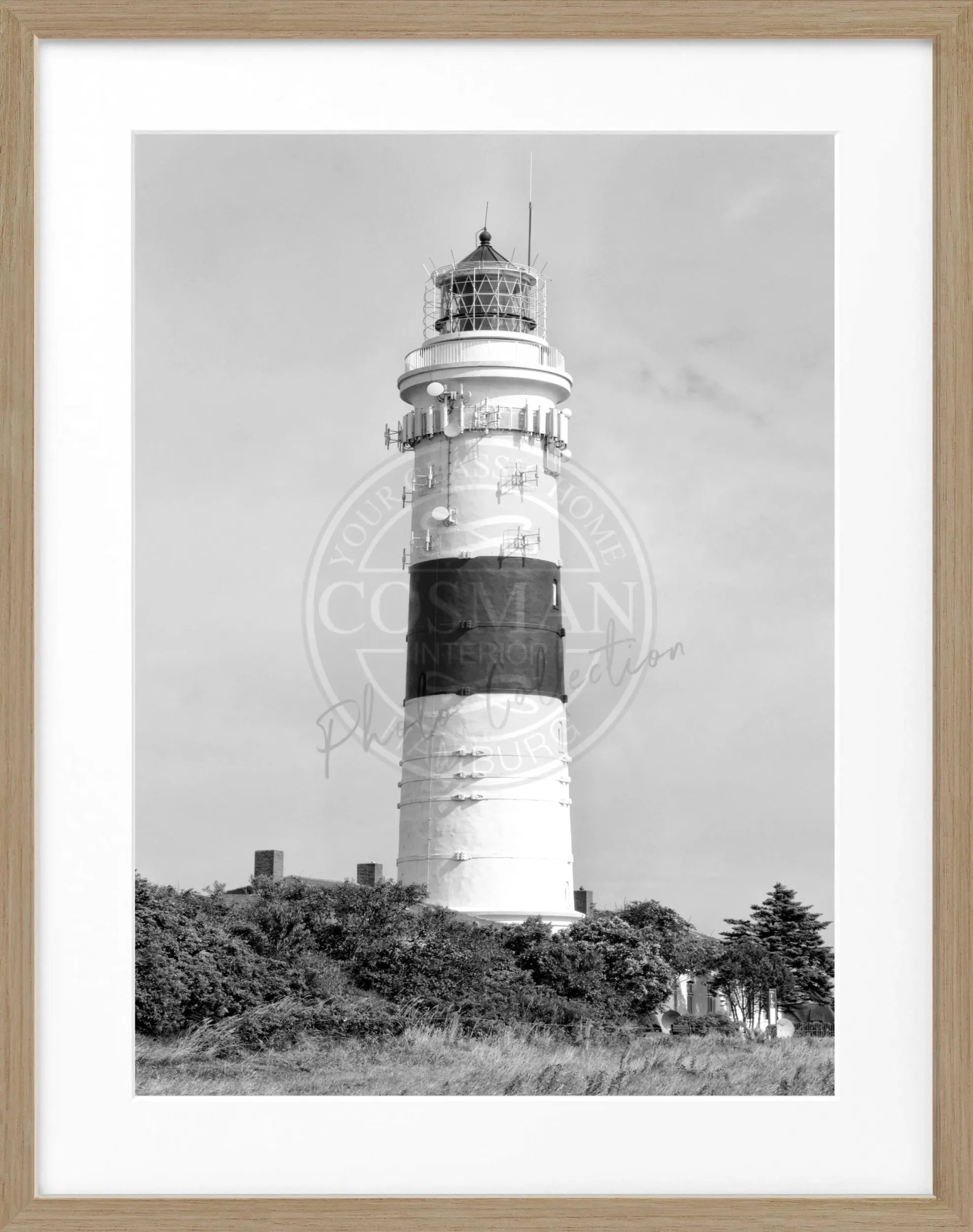 Schwarzweiß-Poster mit Rahmen von Cosman-Photocollection, Kampener Leuchtturm Langer Christian auf Sylt, 25x31 cm.