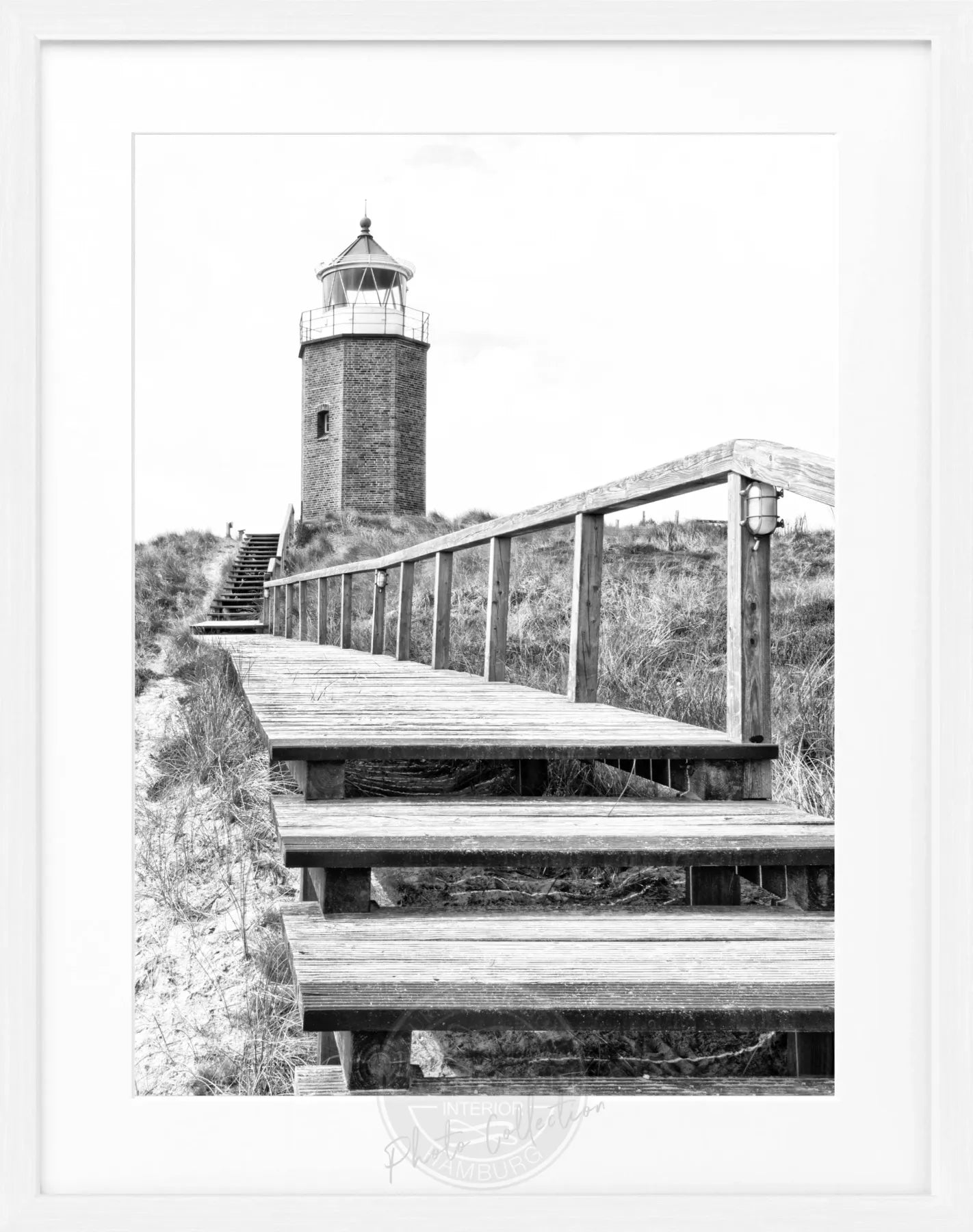 Schwarz-weiß Poster mit Rahmen von Cosman-Photocollection, Leuchtturm Kampen Sylt, 25x31 cm, Wanddekoration