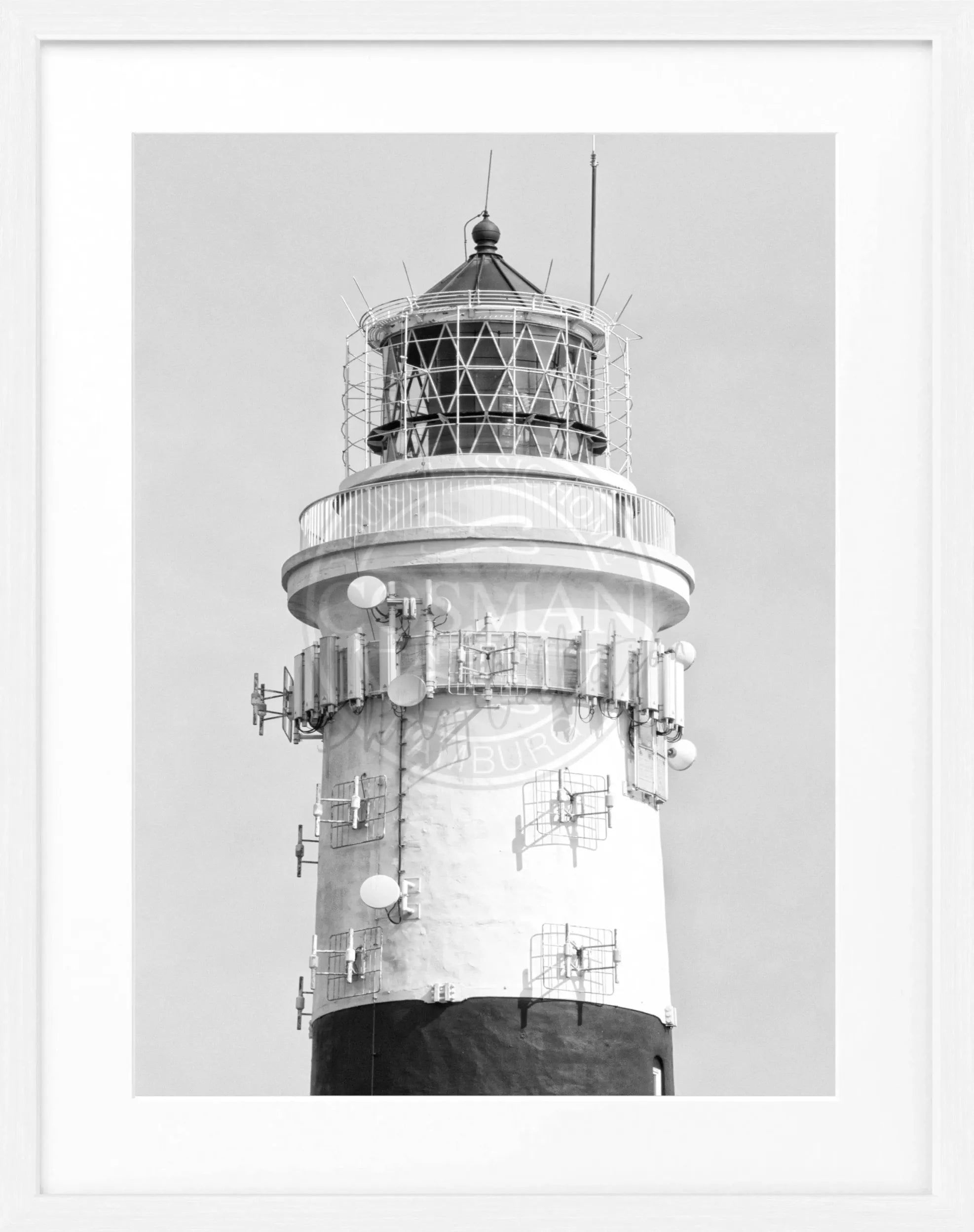 Schwarz-weiß Poster mit Rahmen von Cosman-Photocollection, zeigt den Leuchtturm auf Sylt in Kampen, Maße 25x31 cm.